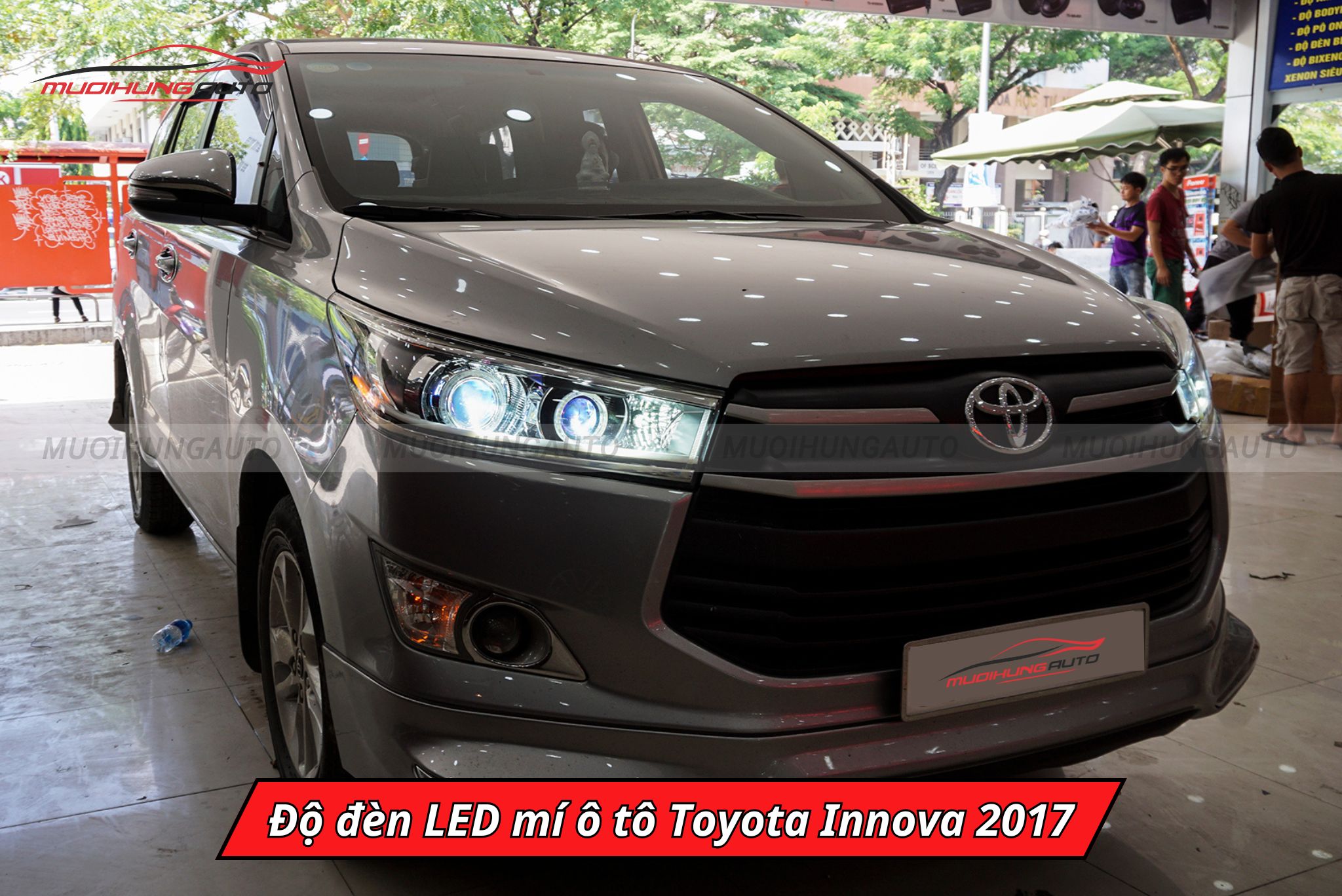 Độ đèn LED mí Toyota Innova 2017