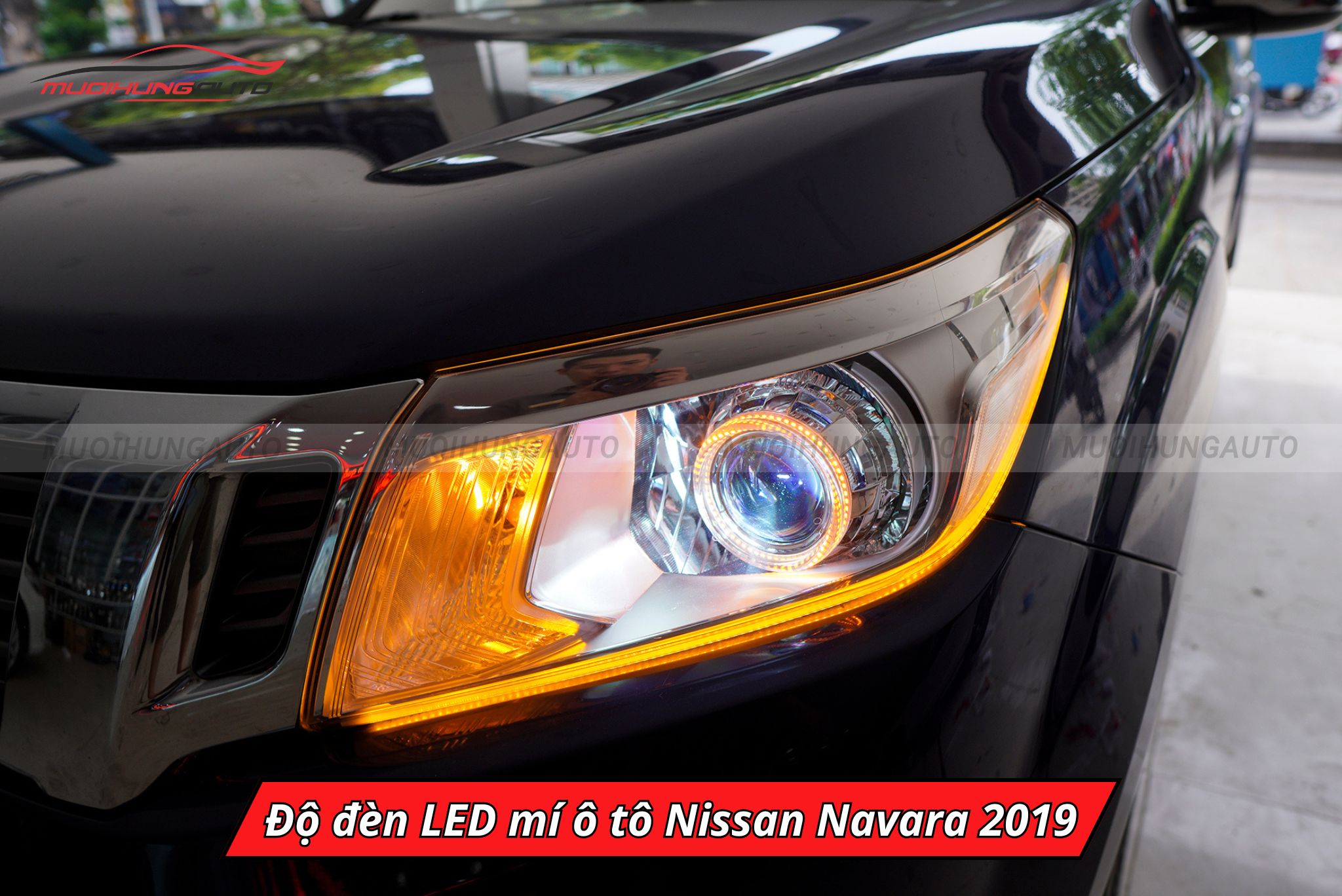 Độ đèn LED mí xe Nissan Navara 2019