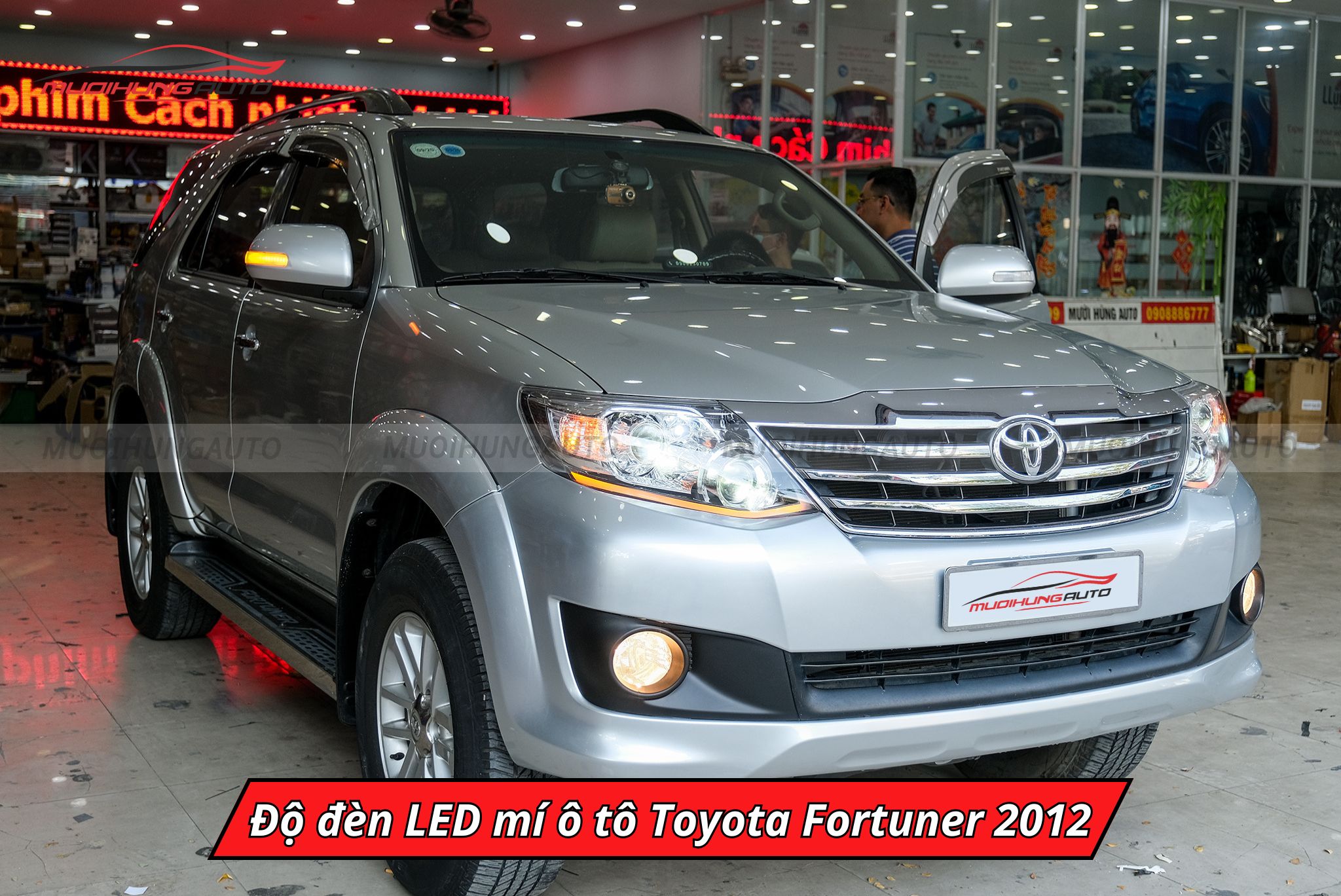 Độ đèn LED mí xe Toyota Fortuner 2012