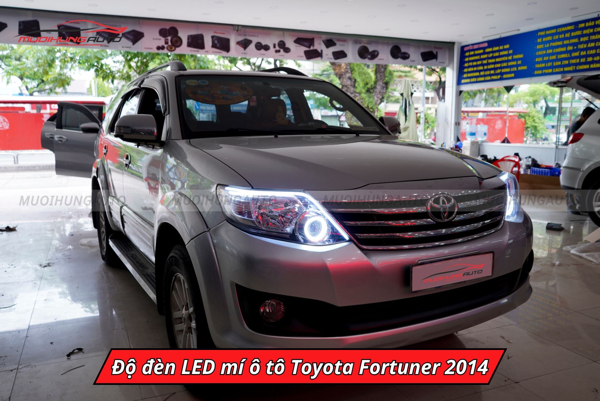 Độ đèn LED mí xe Toyota Fortuner 2014