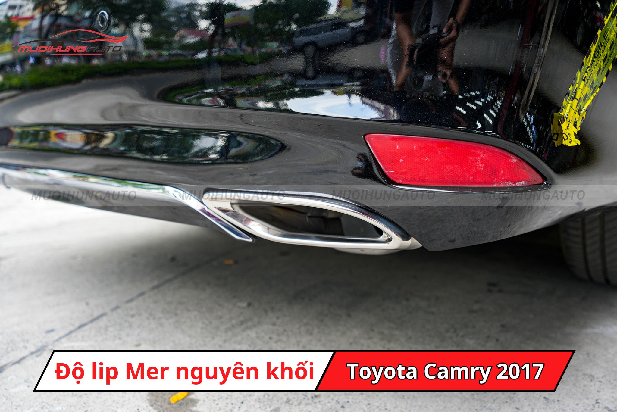 Độ lip Mer vào cản nguyên khối cho Toyota Camry 2017