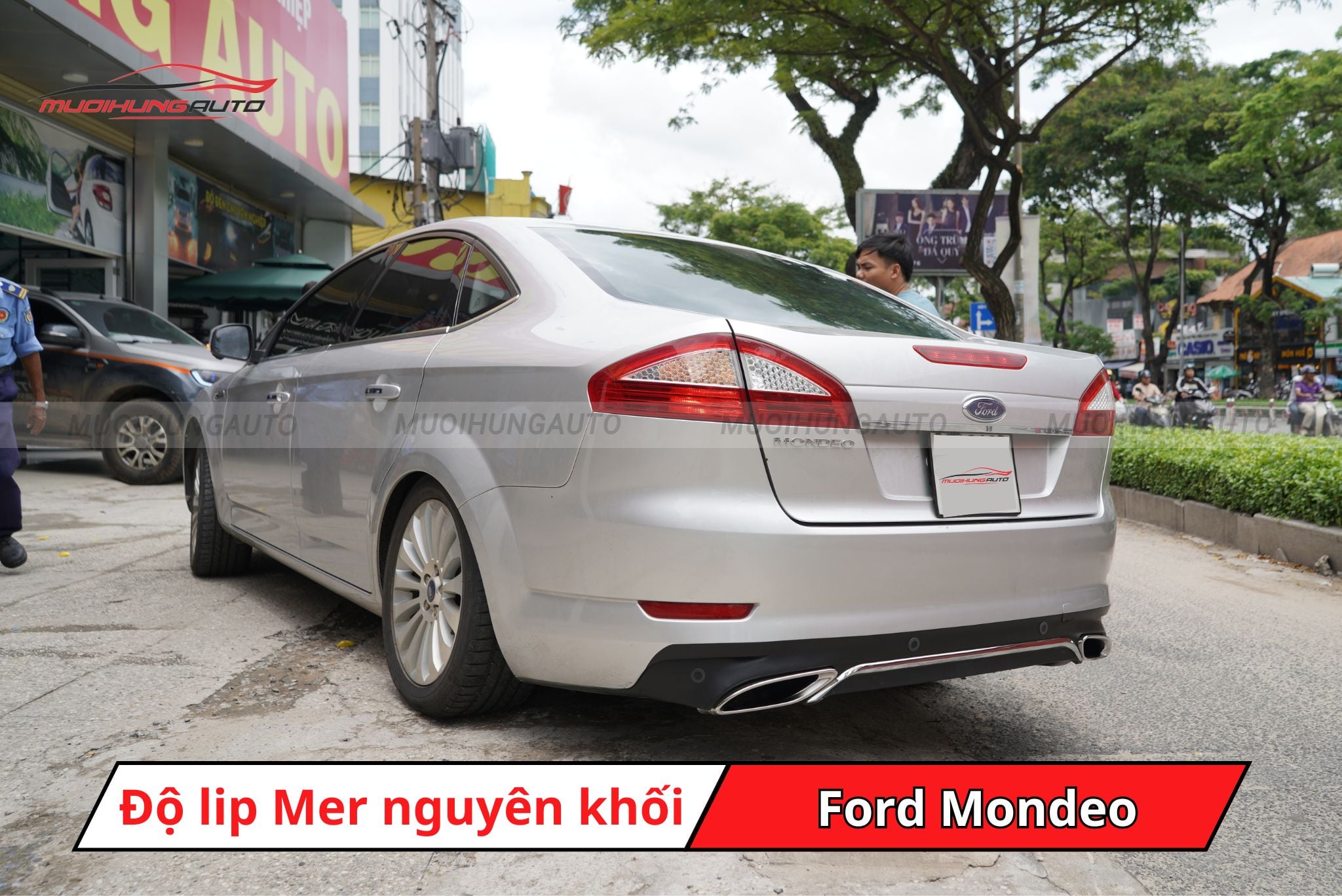 Độ lip Mercedes cho xe Ford Mondeo