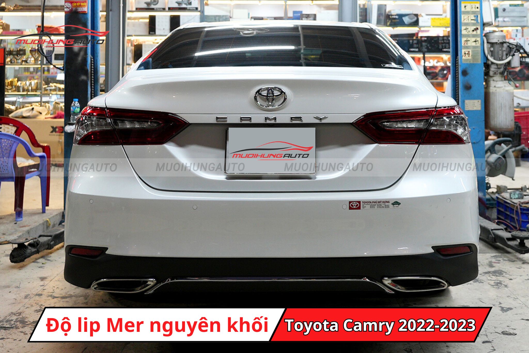 Độ lip Mercedes cho xe Toyota Camry 2022-2023