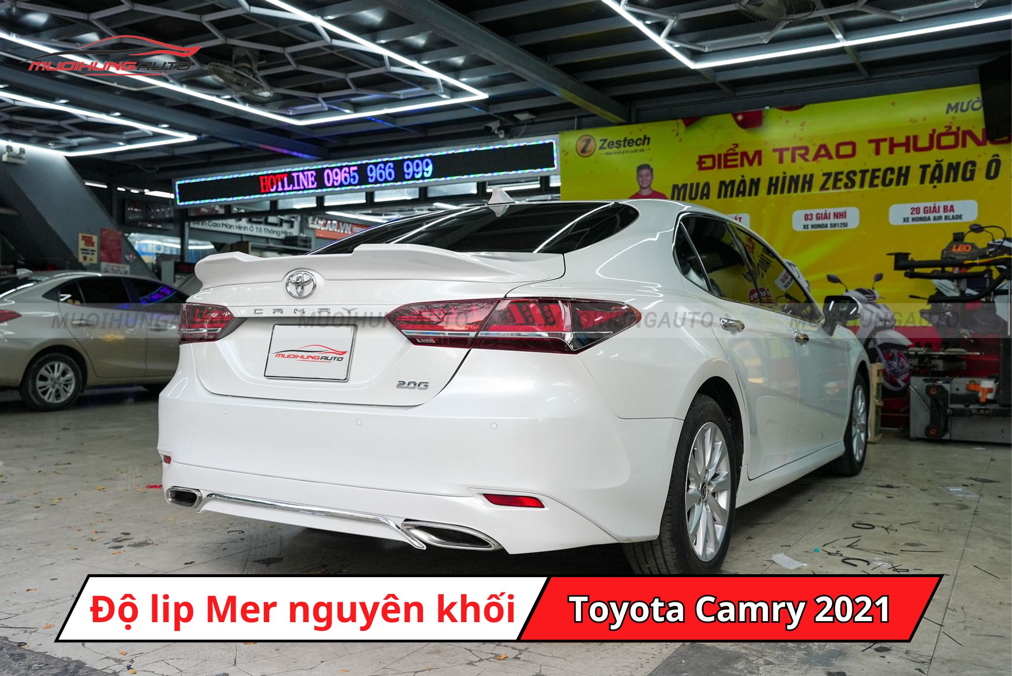 Độ lip Mercedes cho xe Toyota Camry 2021