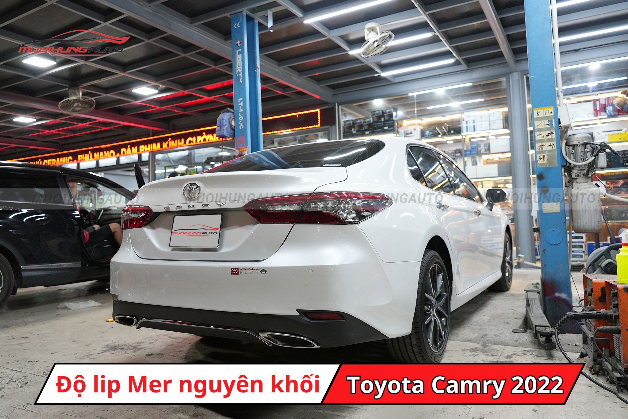 Độ lip pô kiểu Mercedes cho Toyota Camry 2022