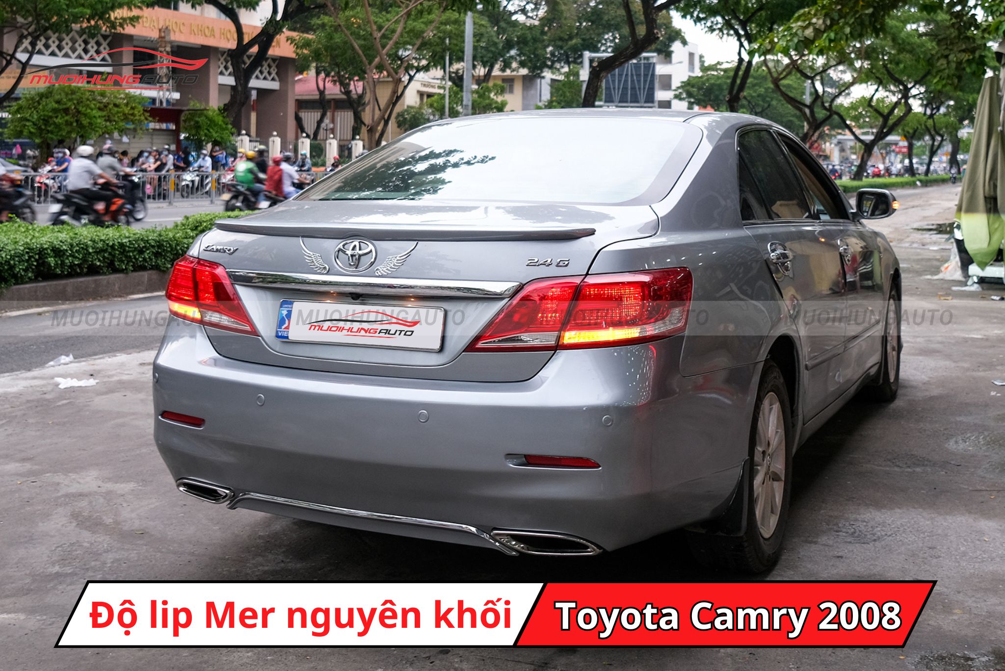 Độ lip pô Mercedes cho Toyota Camry 2008