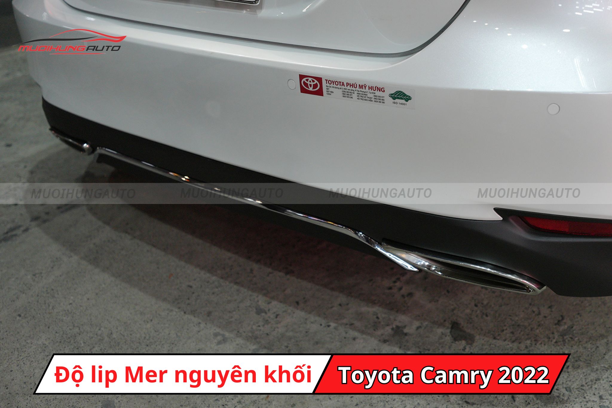 Độ lip pô Mercedes cho Toyota Camry 2022