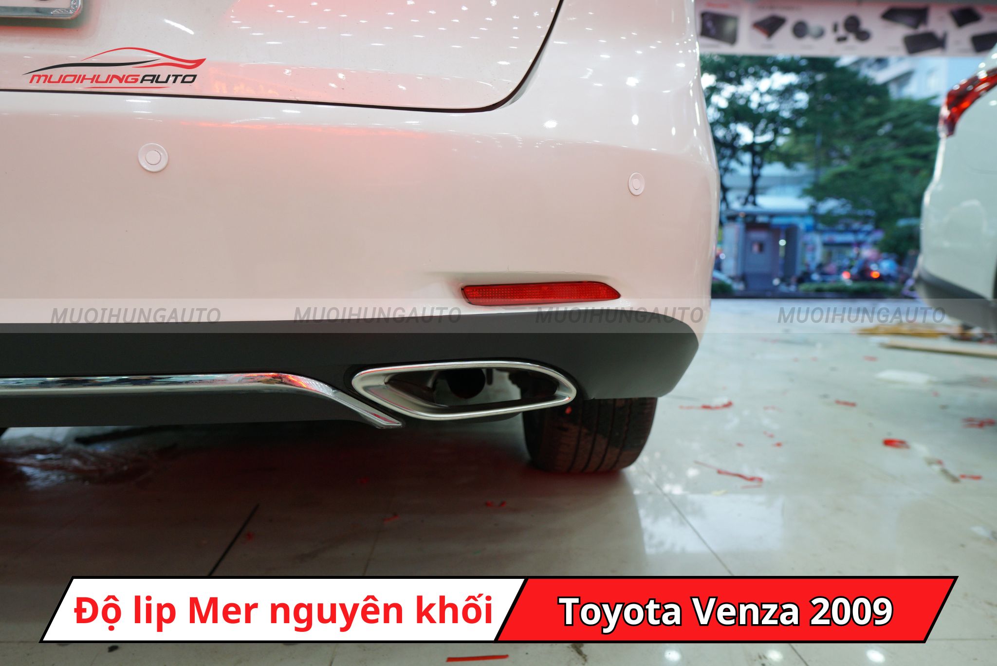 Độ lip pô Mercedes cho Toyota Venza 2009