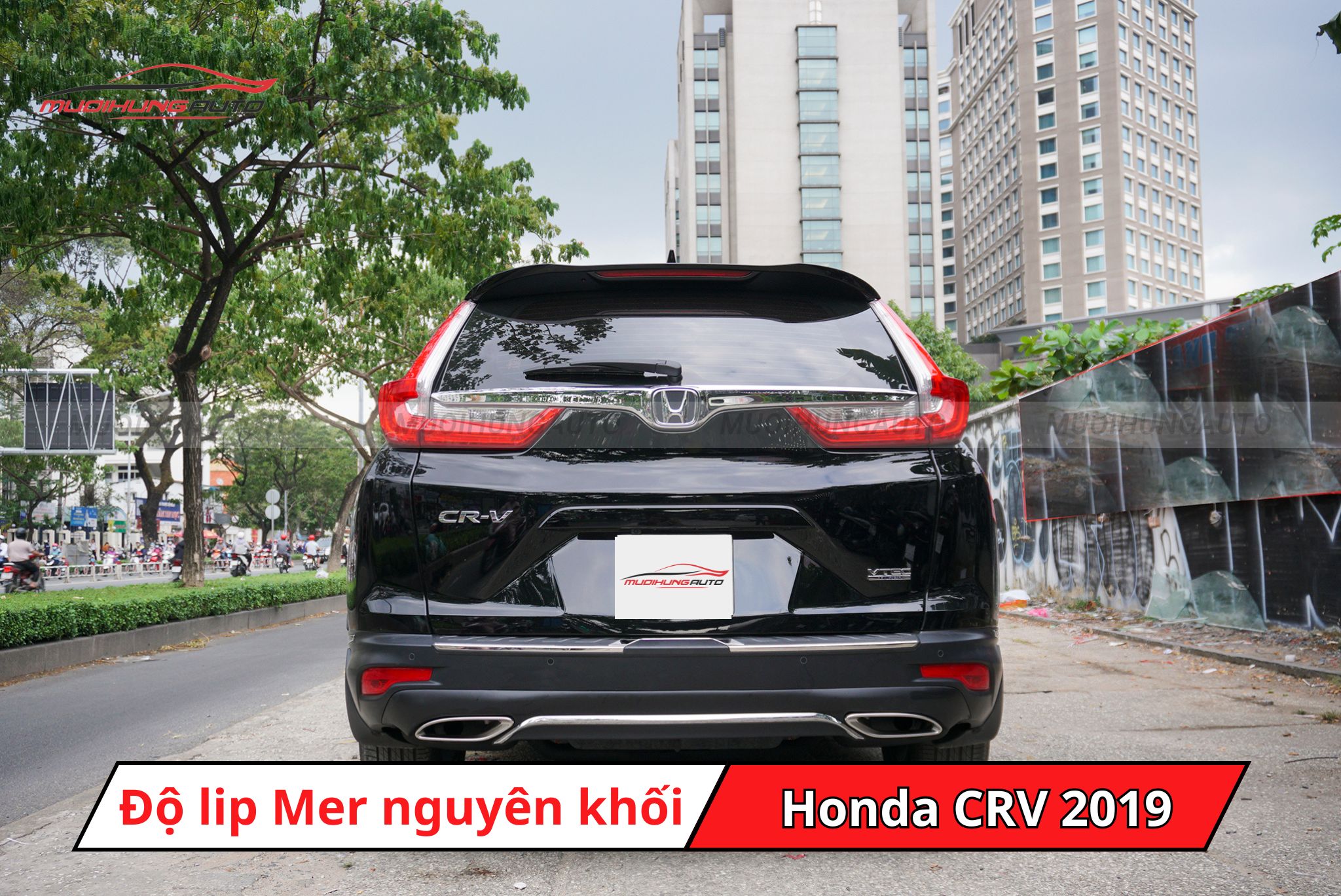 Độ lip pô Mercedes nguyên khối cho xe Honda CRV 2019