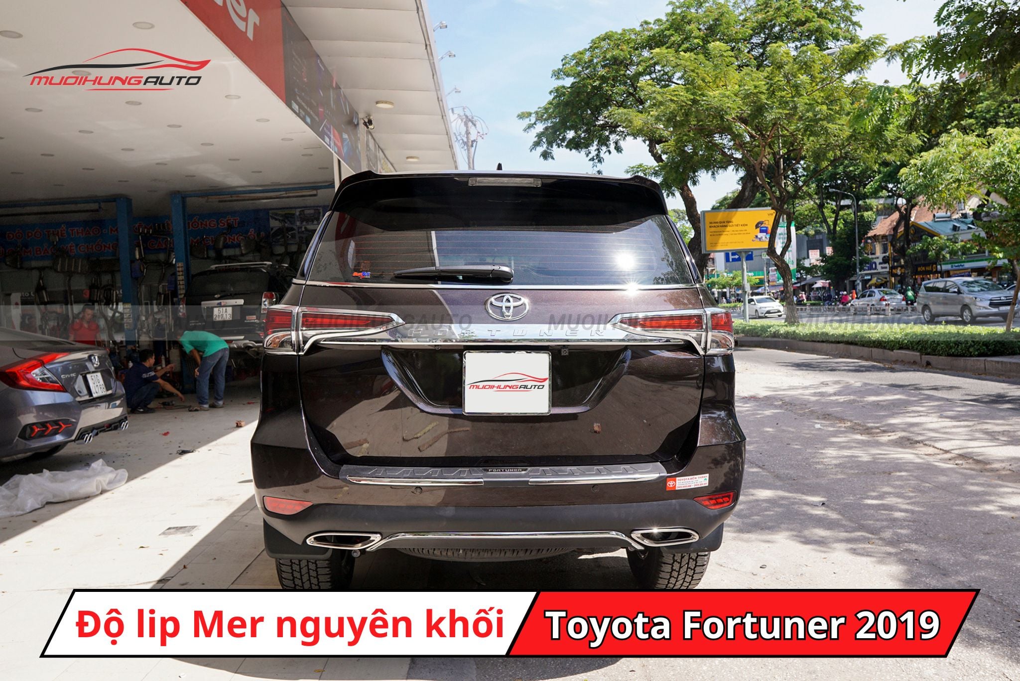 Độ lip pô Mercedes nguyên khối cho xe Toyota Fortuner 2019
