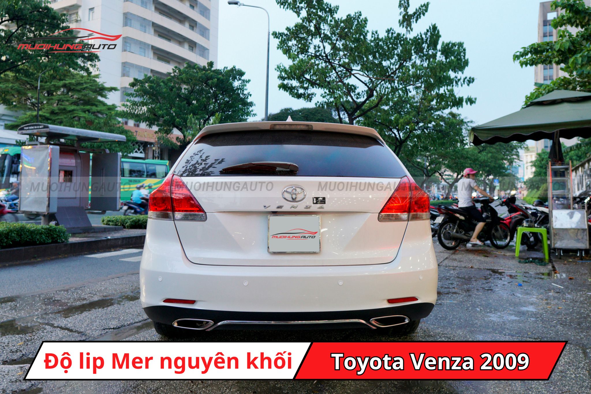 Độ lip pô Mercedes nguyên khối cho xe Toyota Venza 2009