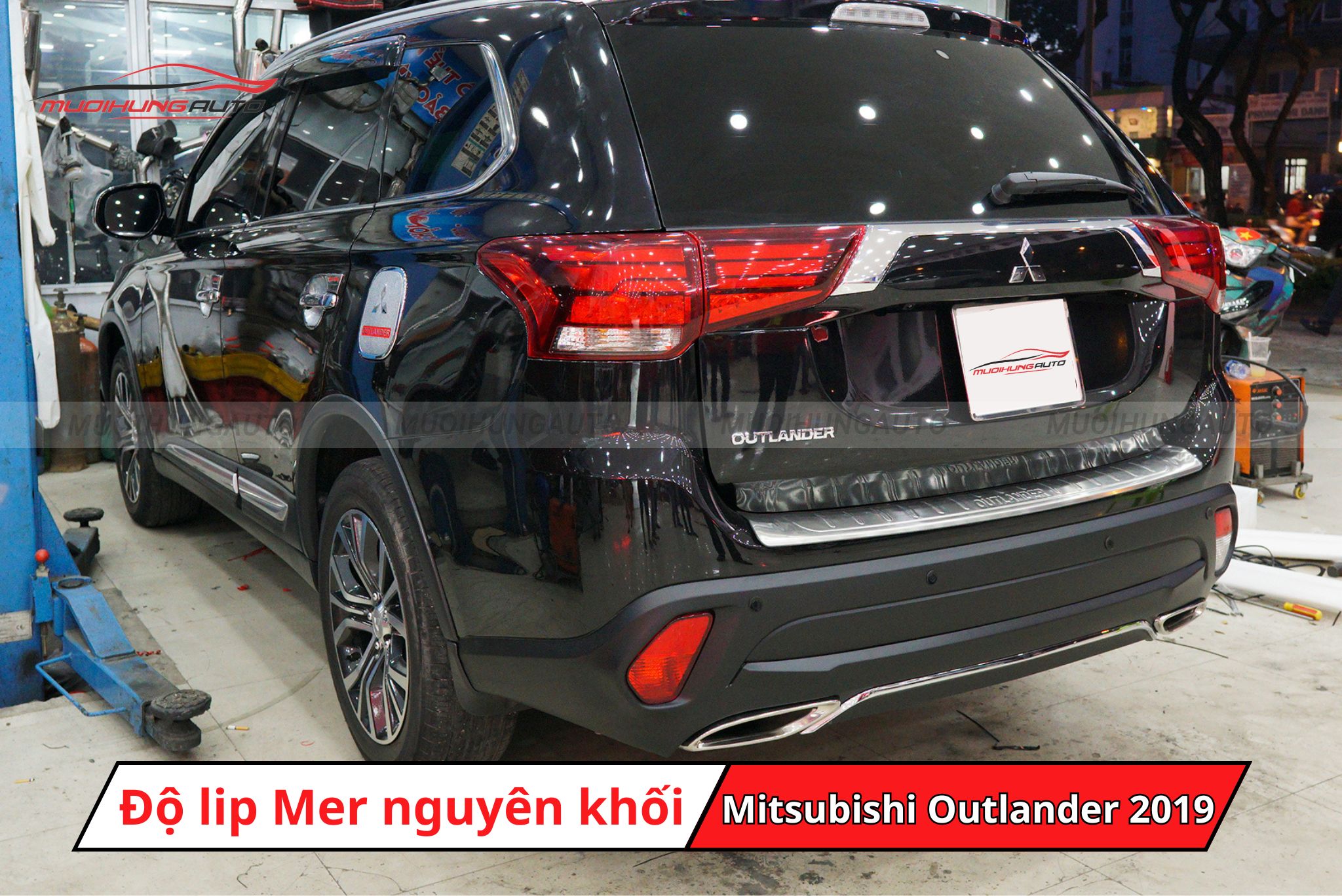 Độ lip pô thể thao Mercedes cho xe Mitsubishi Outlander 2019
