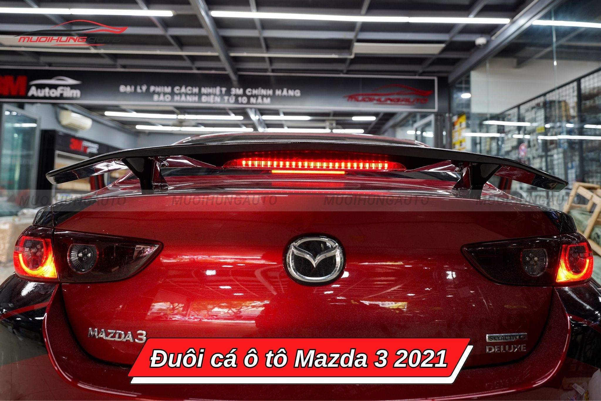 Đuôi cá xe hơi Mazda 3 2021
