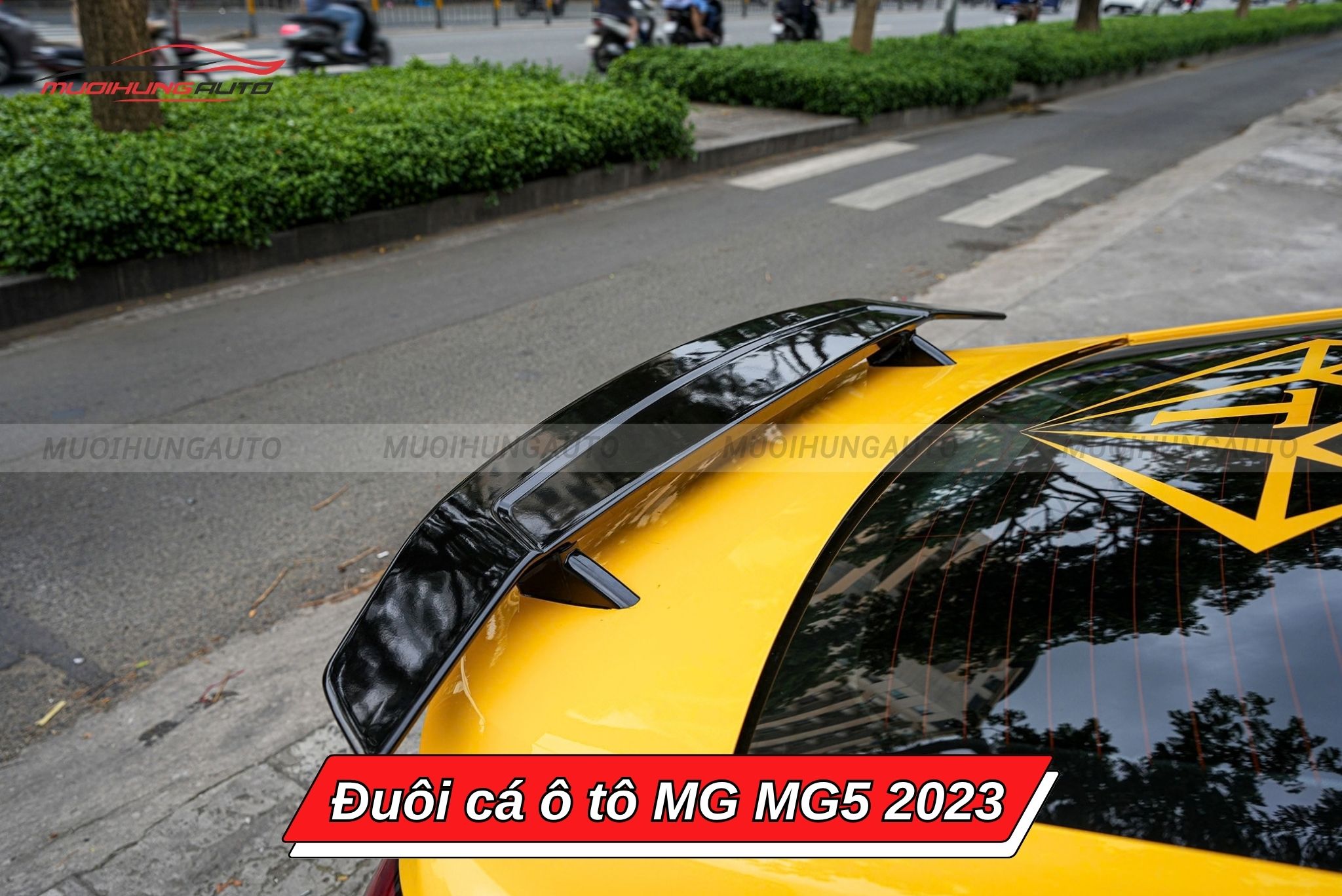 Đuôi cá xe hơi MG MG5 2023