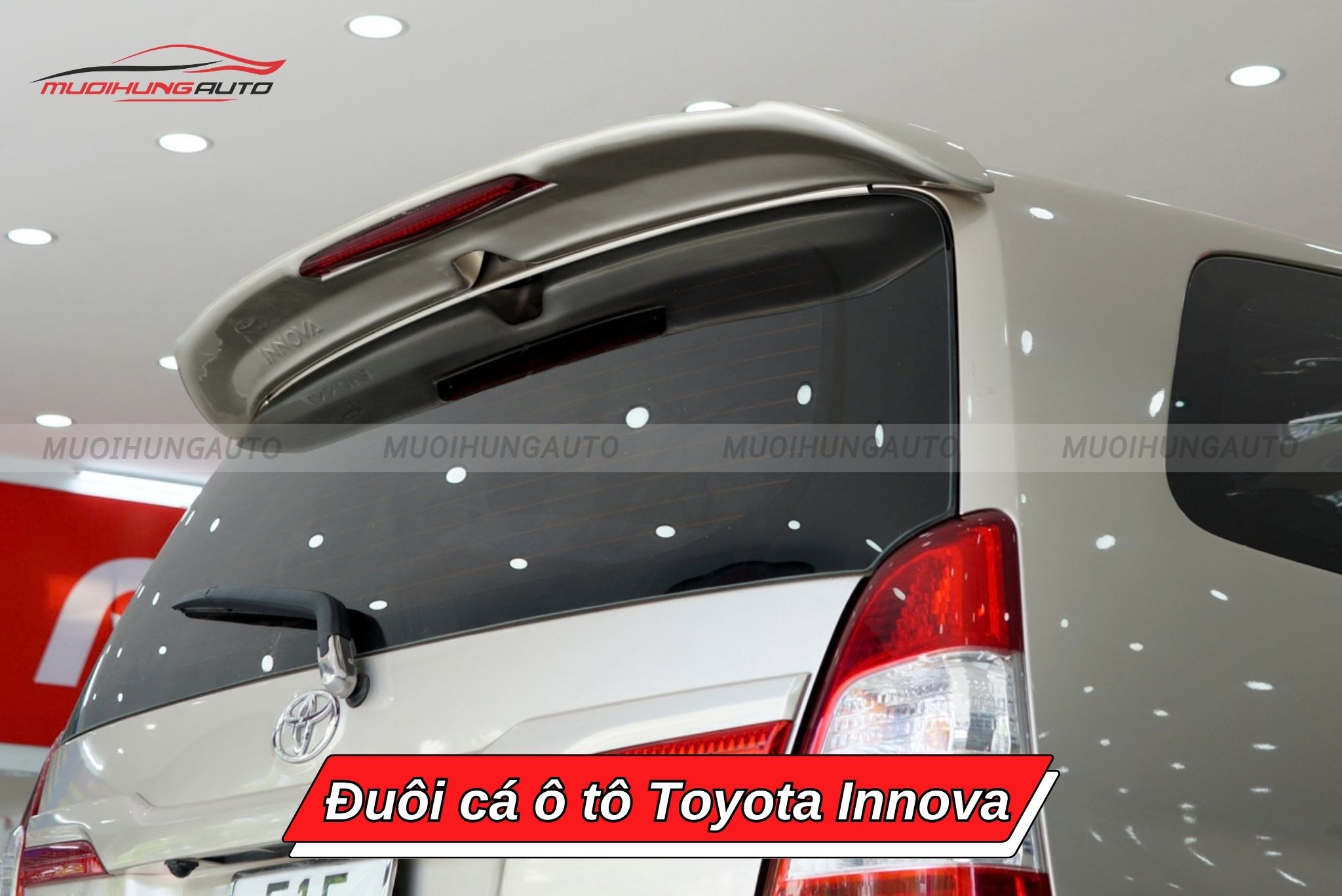Đuôi cá xe hơi Toyota Innova