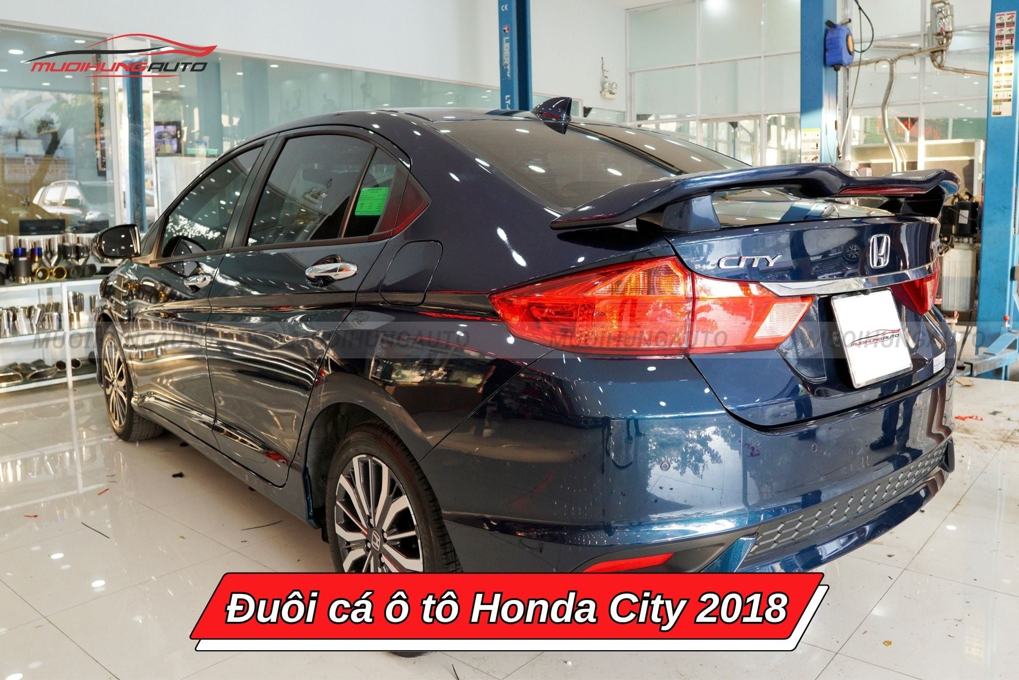 Đuôi cá xe Honda City 2018