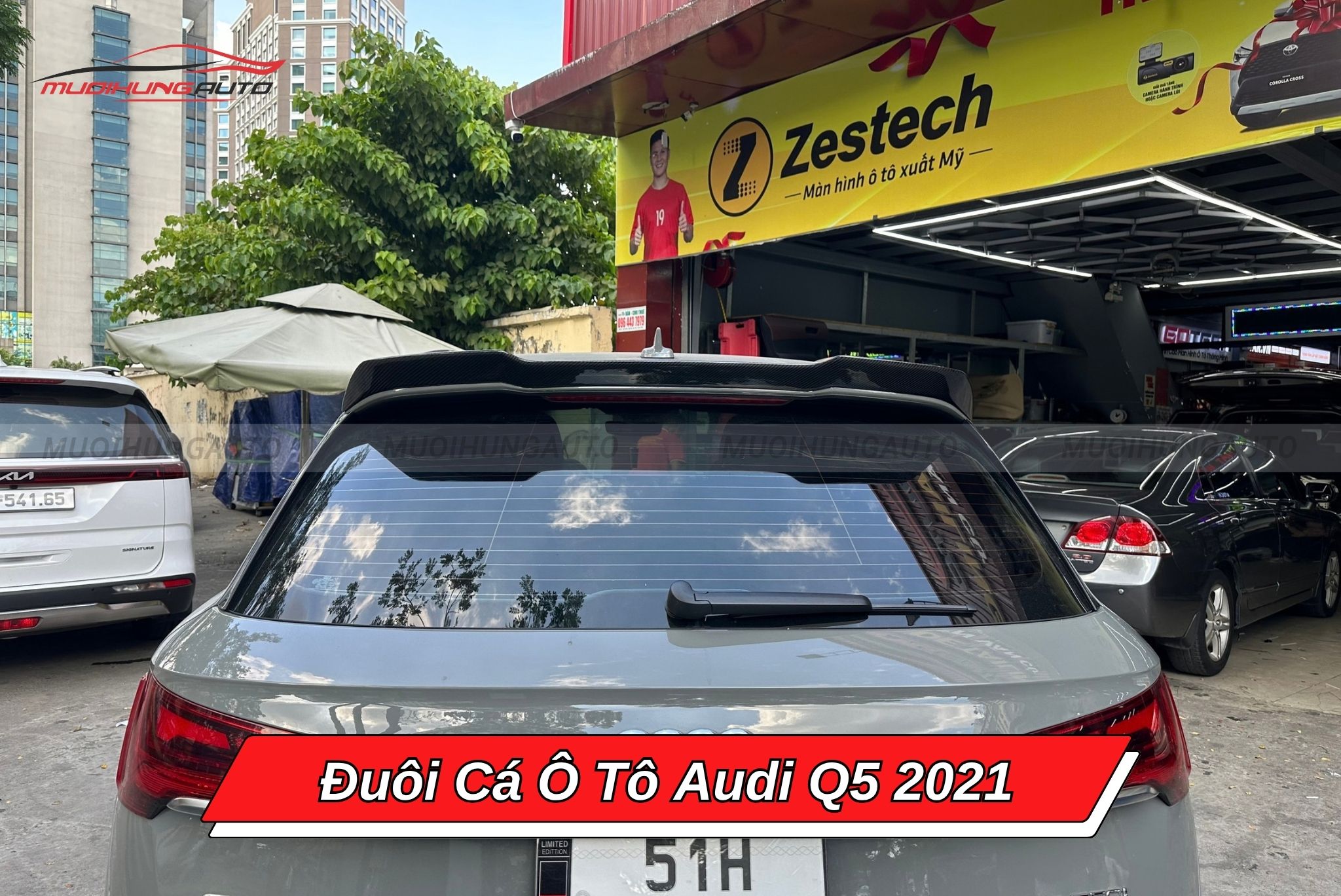 Đuôi cá xe ô tô Audi Q5 2021