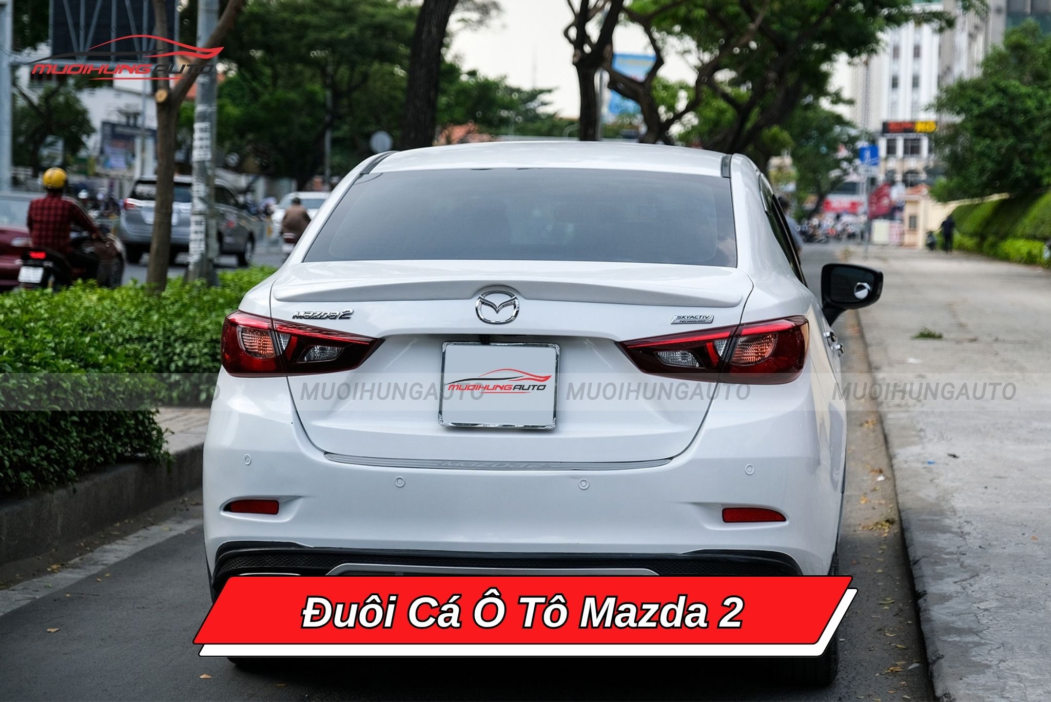 Đuôi cá xe ô tô Mazda 2
