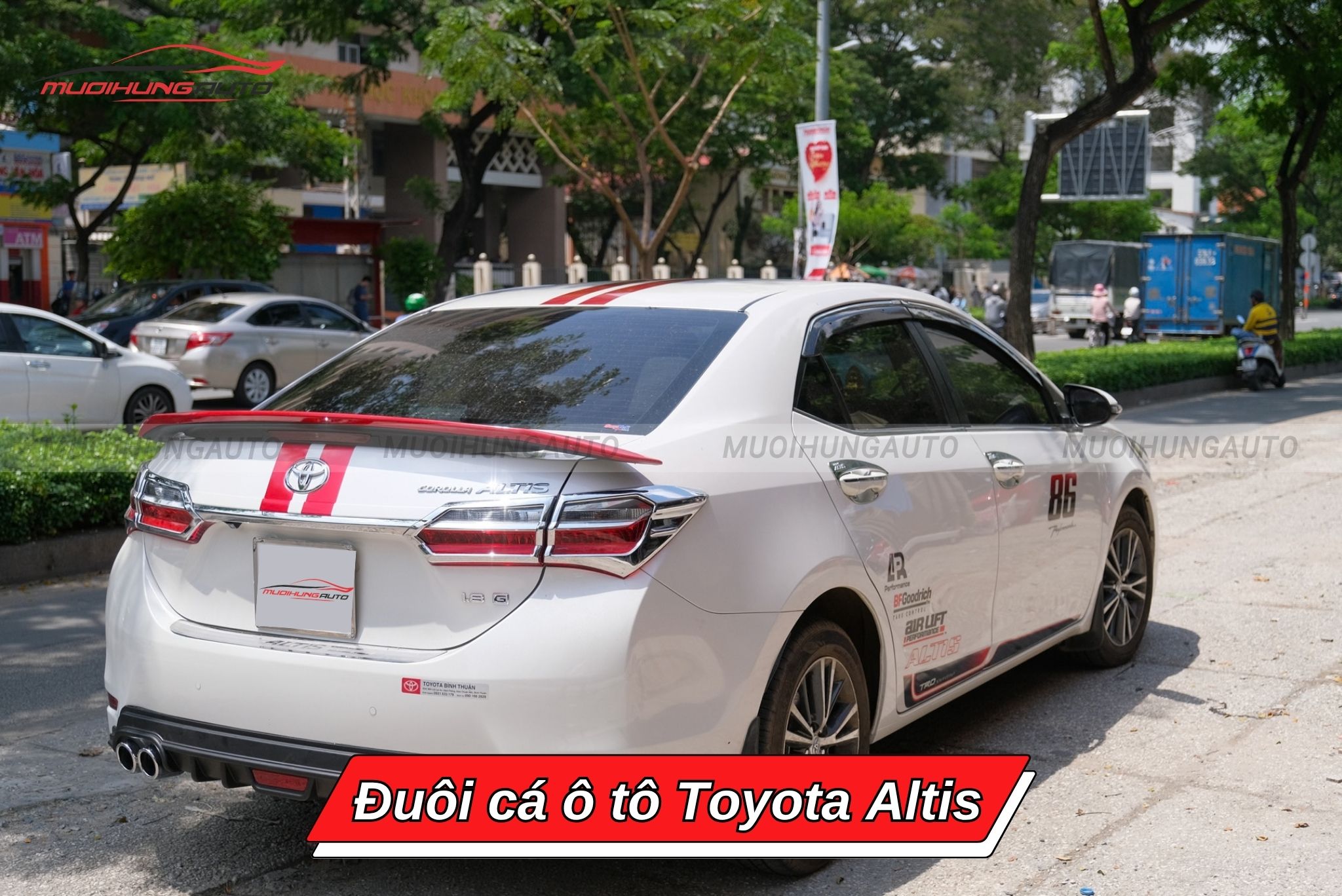 Đuôi cá xe ô tô Toyota Altis