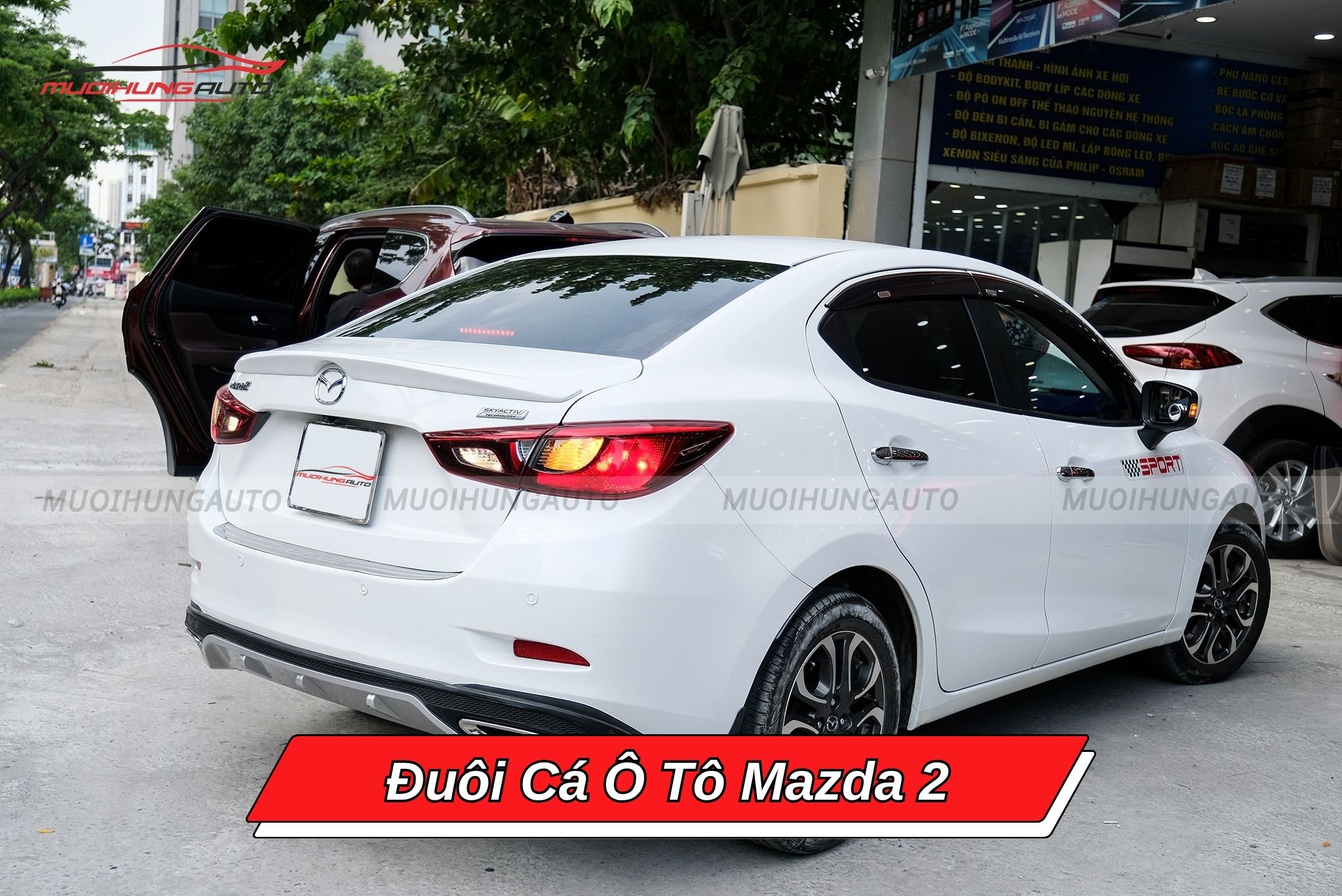 Đuôi gió ô tô Mazda 2