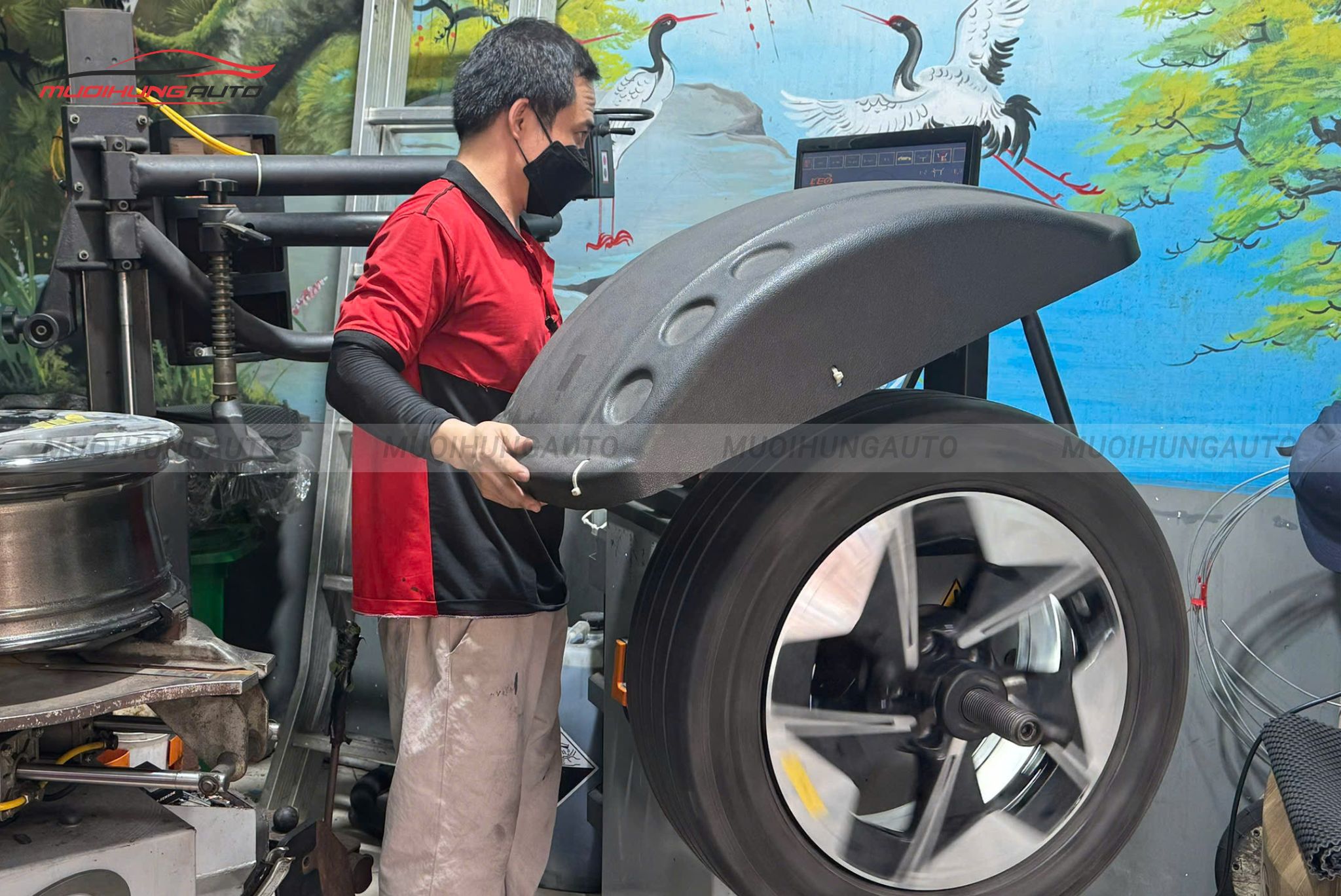 Kỹ thuật đang cân mâm bấm chì