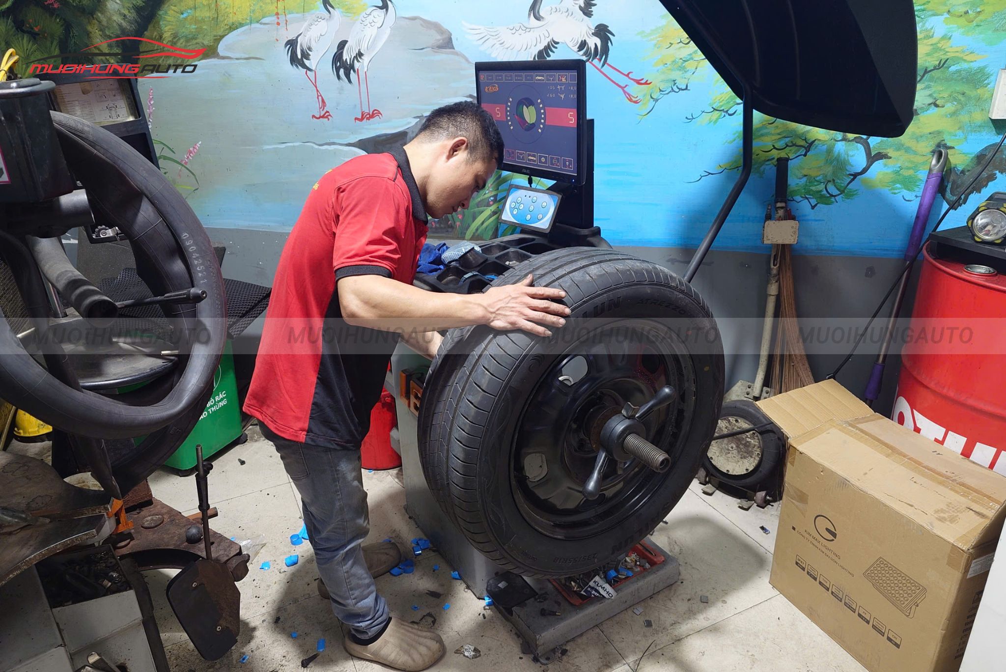 Kỹ thuật đang cân mâm bấm chì