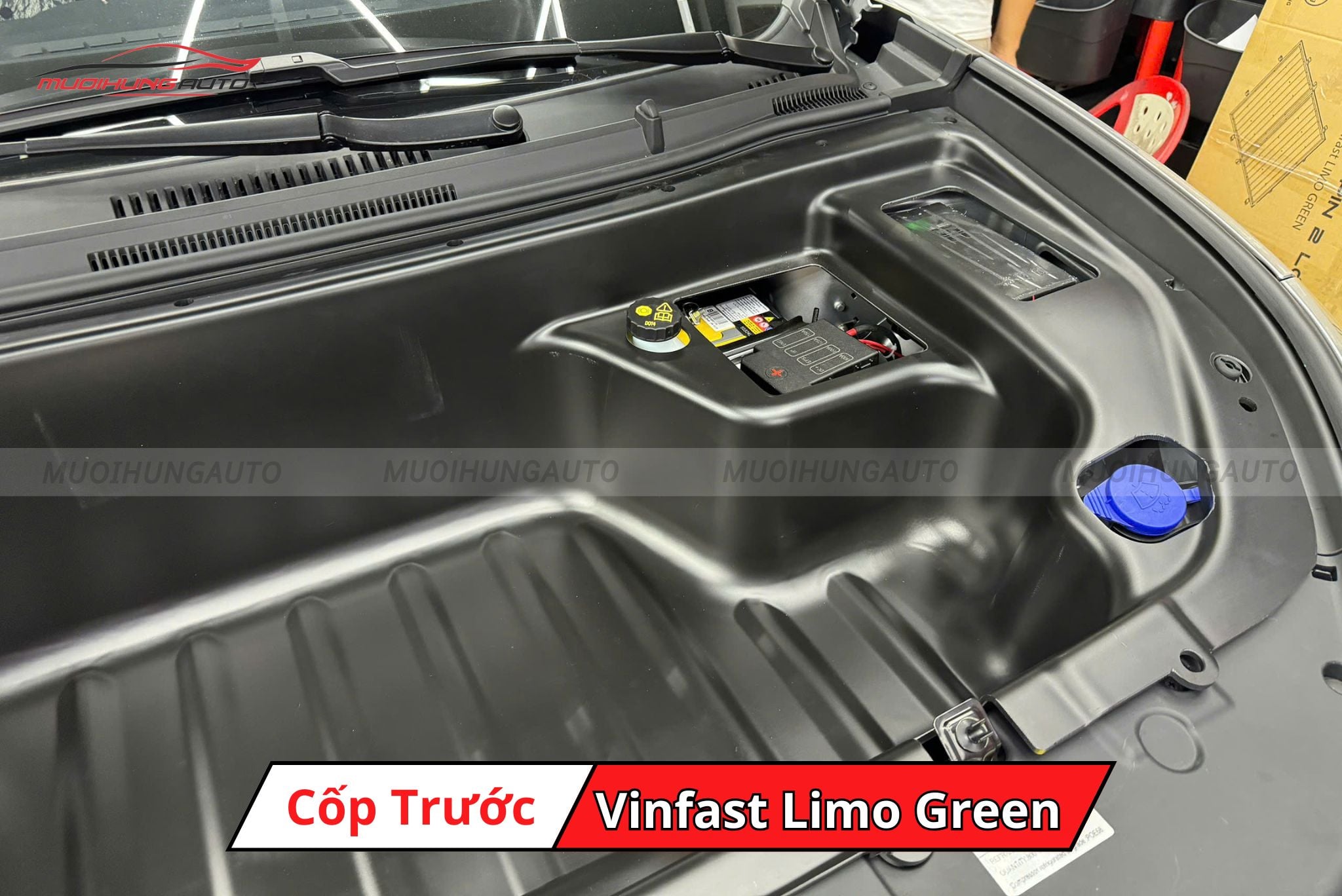 Lắp cốp trước Vinfast Limo Green