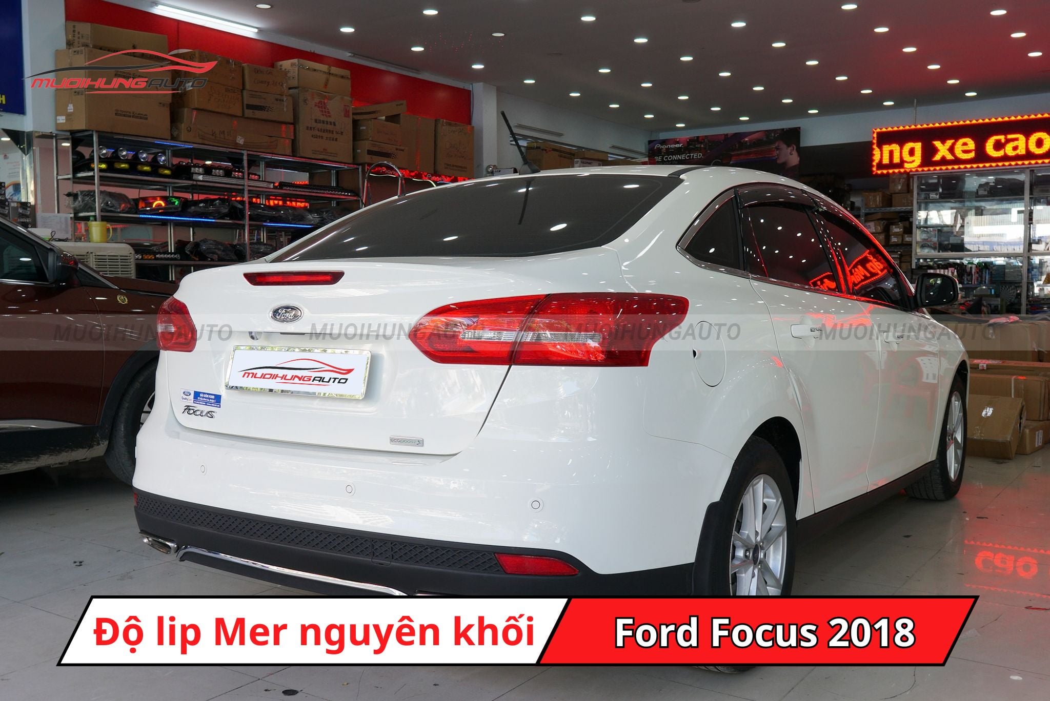 Lip pô kiểu Mercedes cho Ford Focus 2018