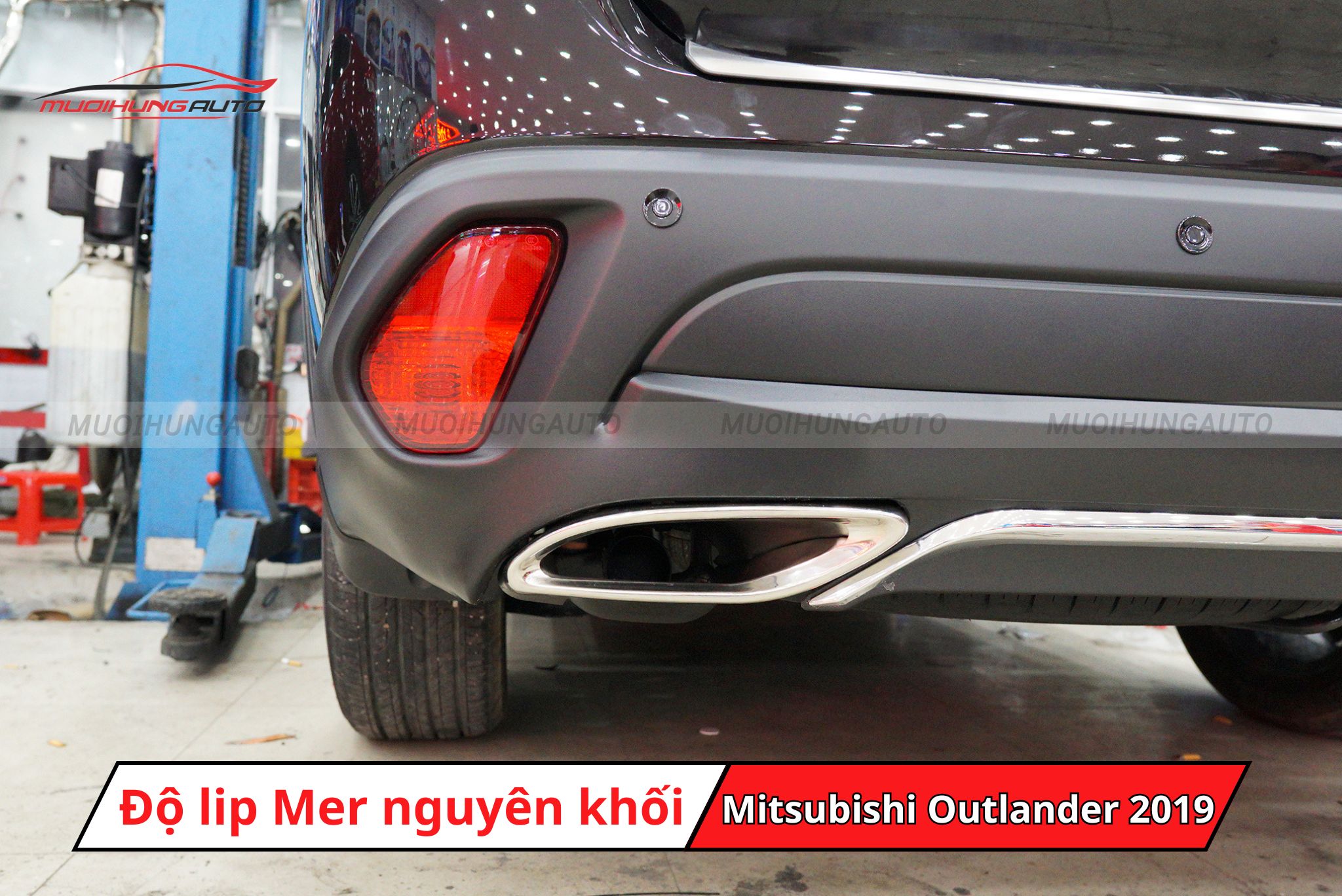 Lip pô Mercedes cho Mitsubishi Outlander 2019