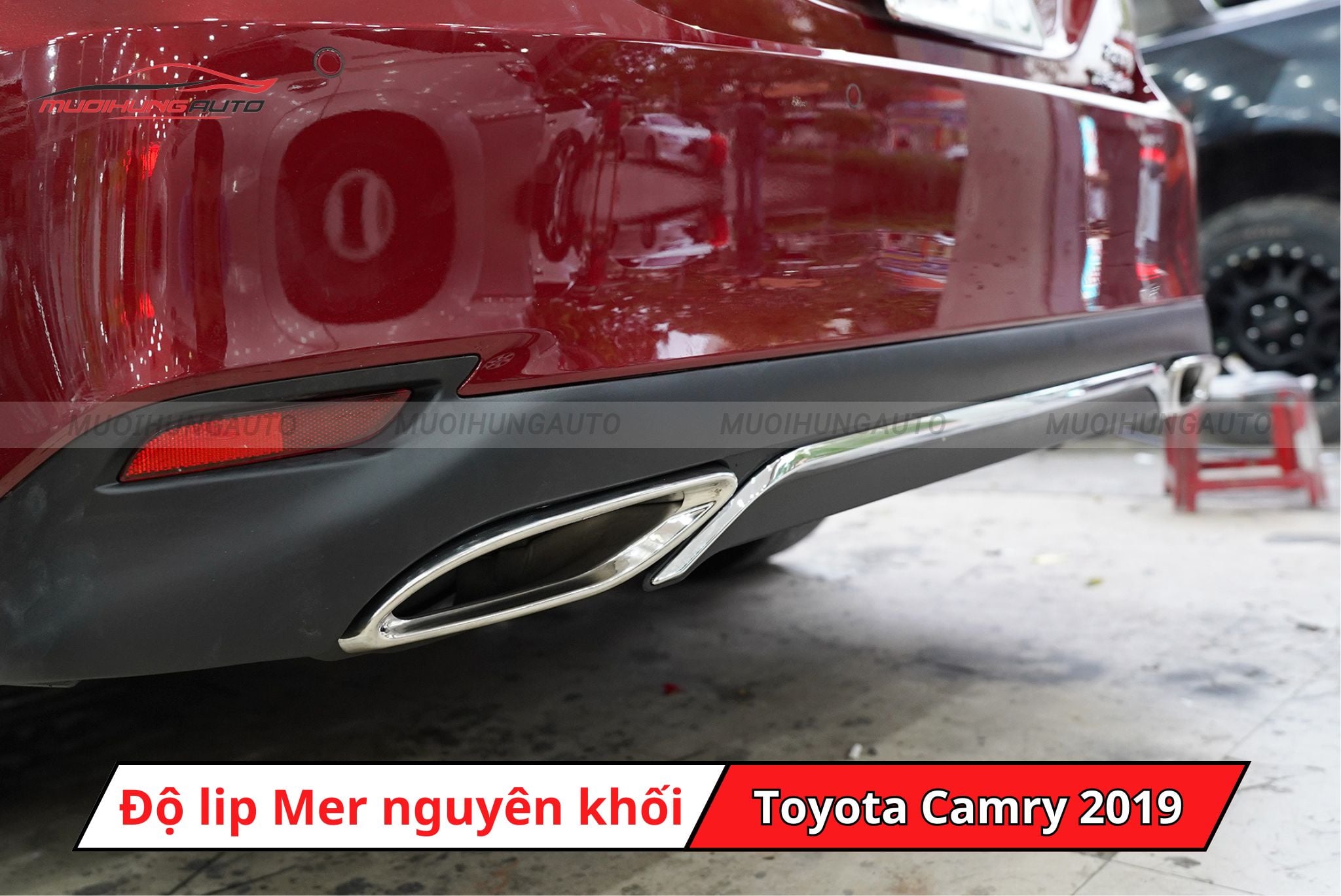 Lip pô Mercedes cho Toyota Camry 2019