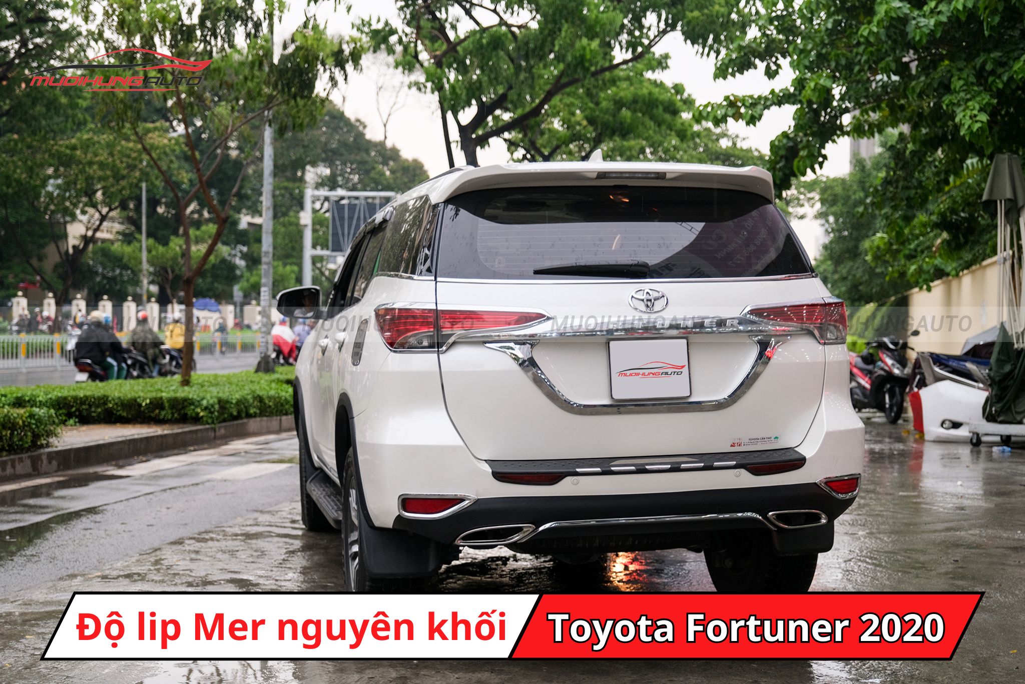 Lip pô Mercedes cho Toyota Fortuner 2020