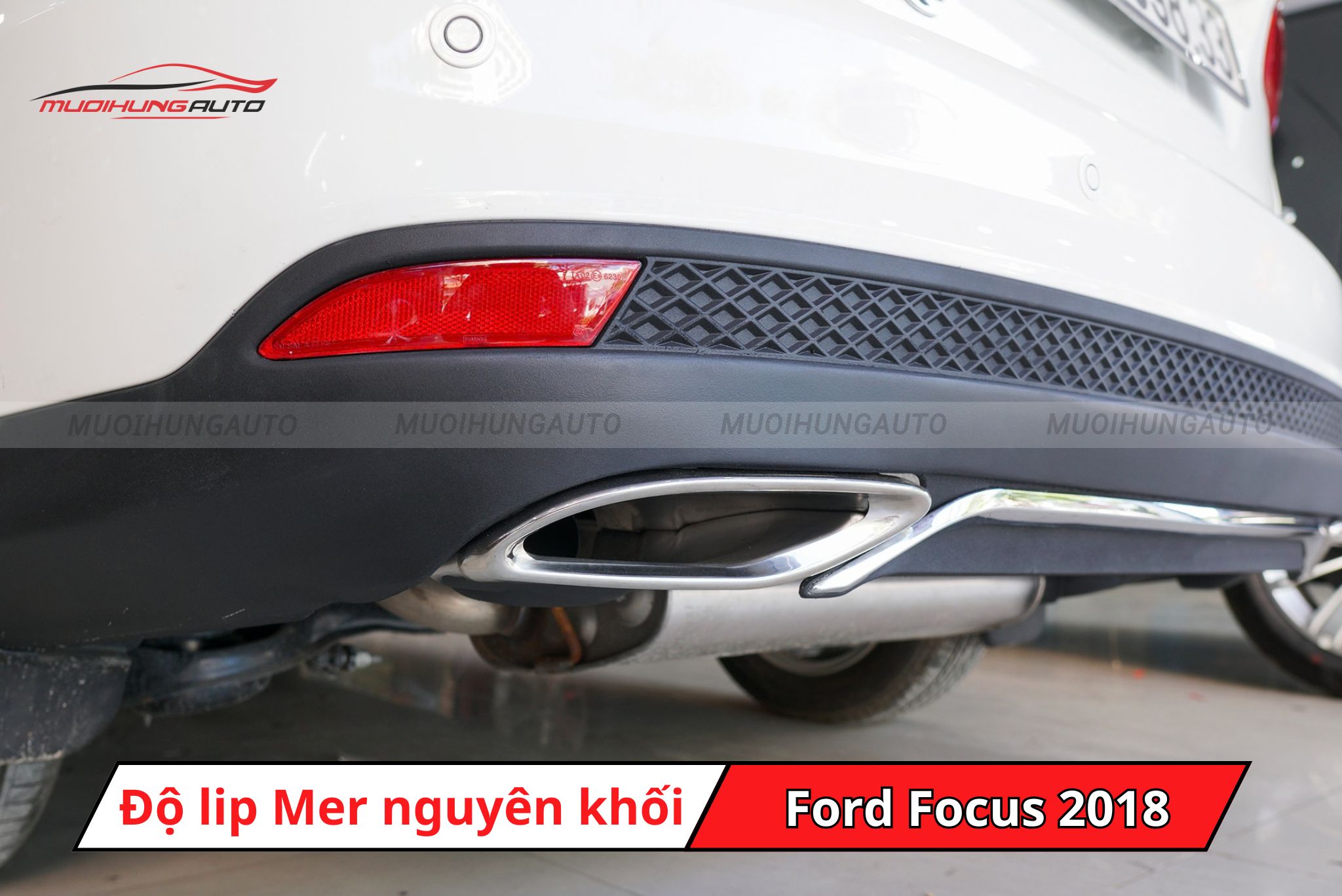 Lip pô Mercedes nguyên khối cho Ford Focus 2018