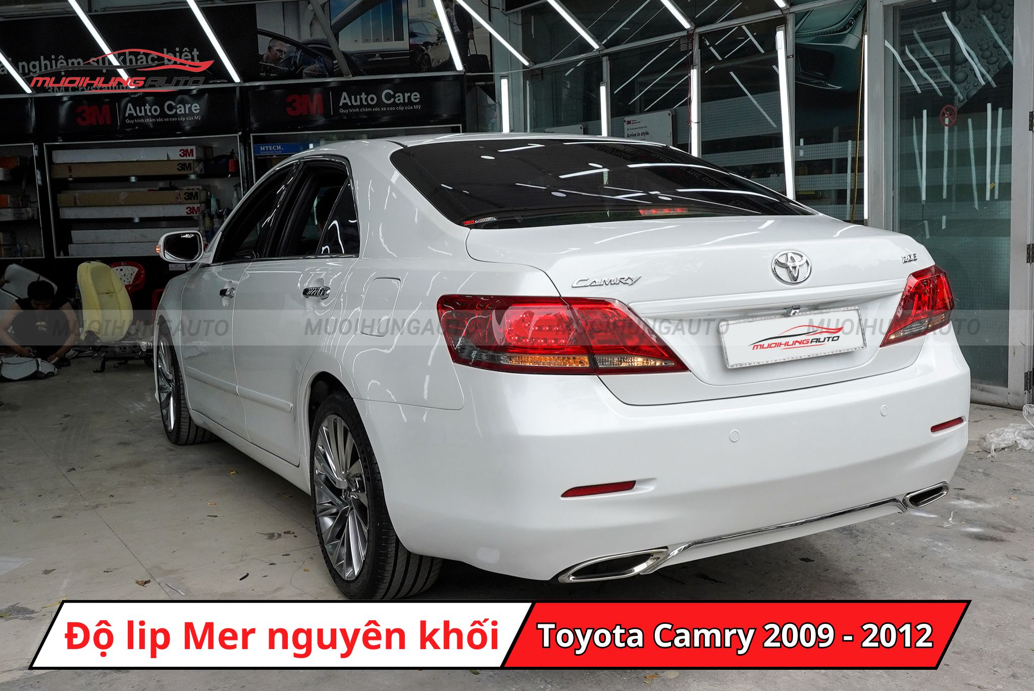Lip pô Mercedes nguyên khối cho Toyota Camry 2009 - 2012
