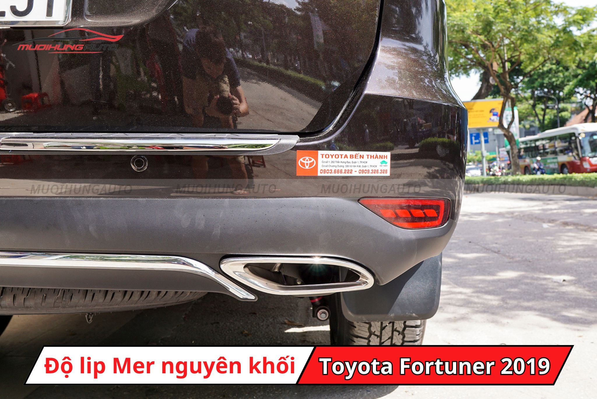 Lip pô Mercedes nguyên khối cho Toyota Fortuner 2019