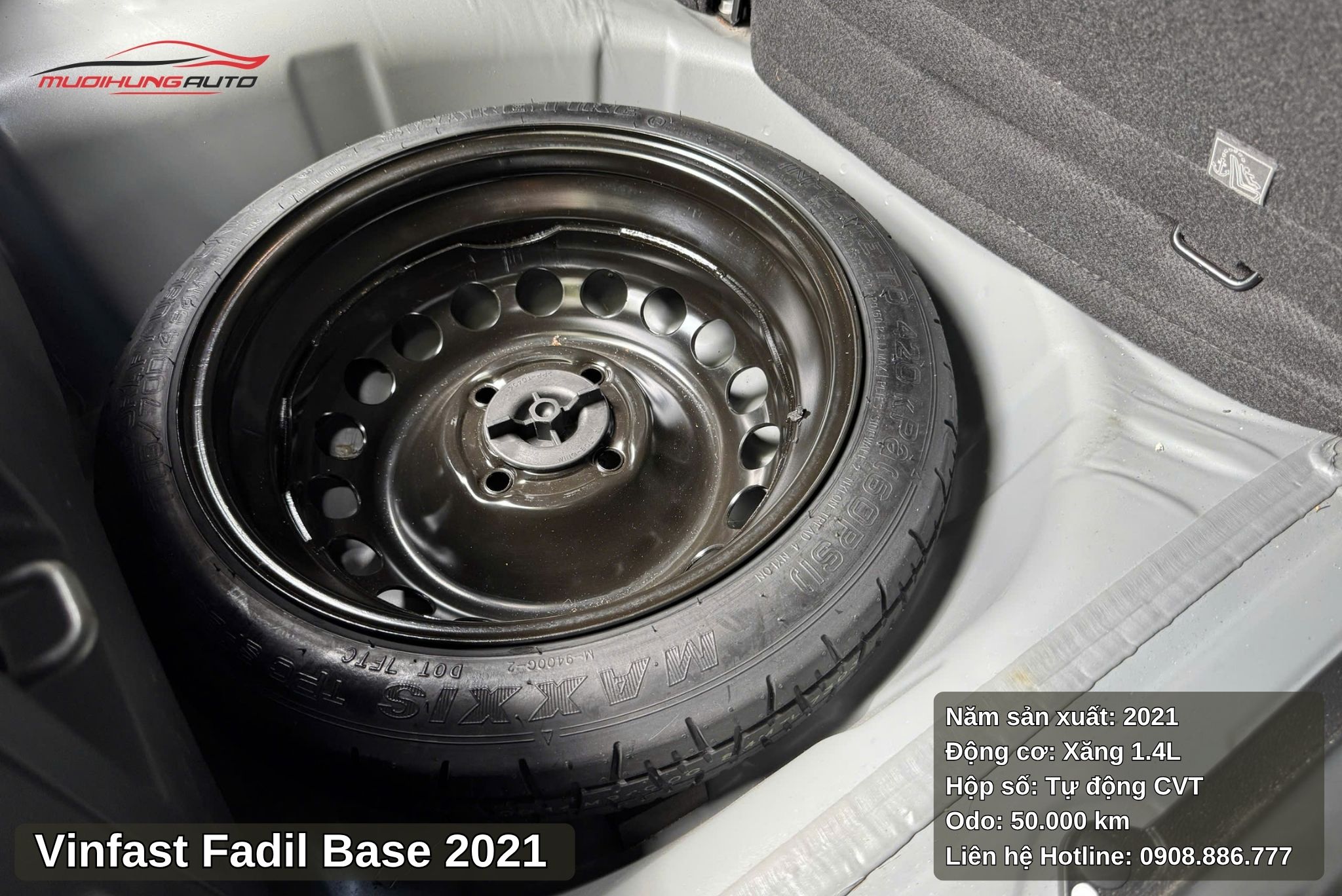 Lốp dự phòng xe Vinfast Fadil Base 2021 đặt tại cốp sau