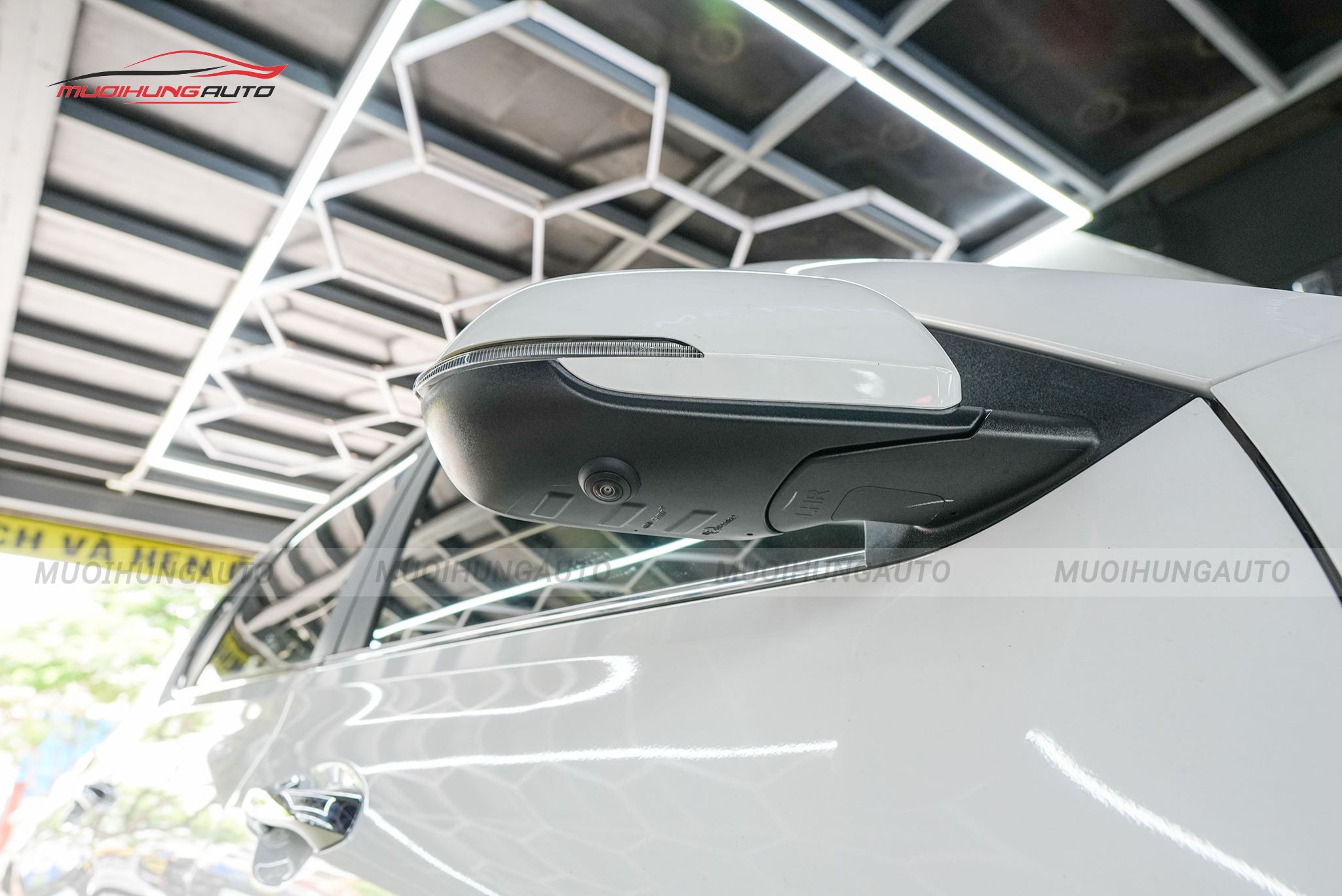 Mắt camera gương bên phải camera 360 độ ô tô Kia Sonet 2024