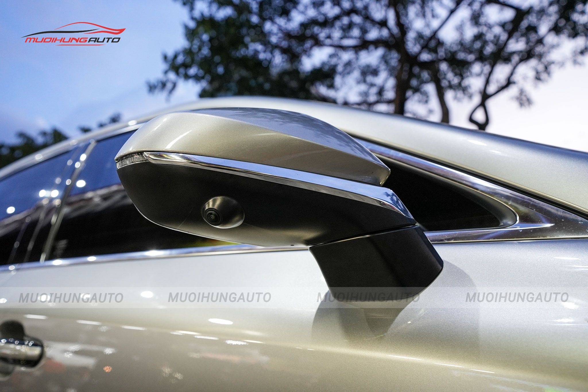 Mắt camera gương bên phải camera 360 độ ô tô Lexus RX350 2023