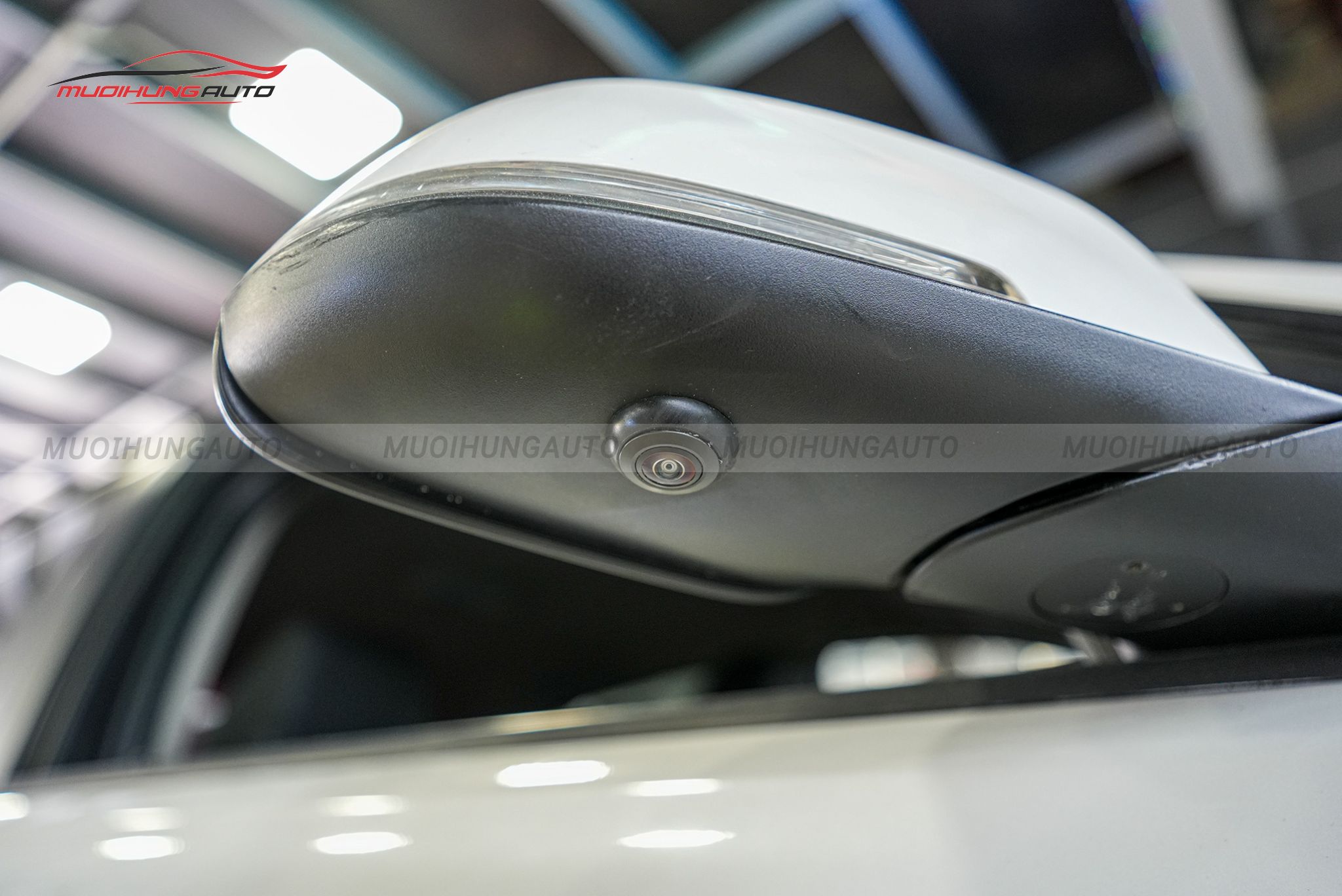 Mắt camera gương chiếu hậu bên phải camera 360 độ ô tô BMW