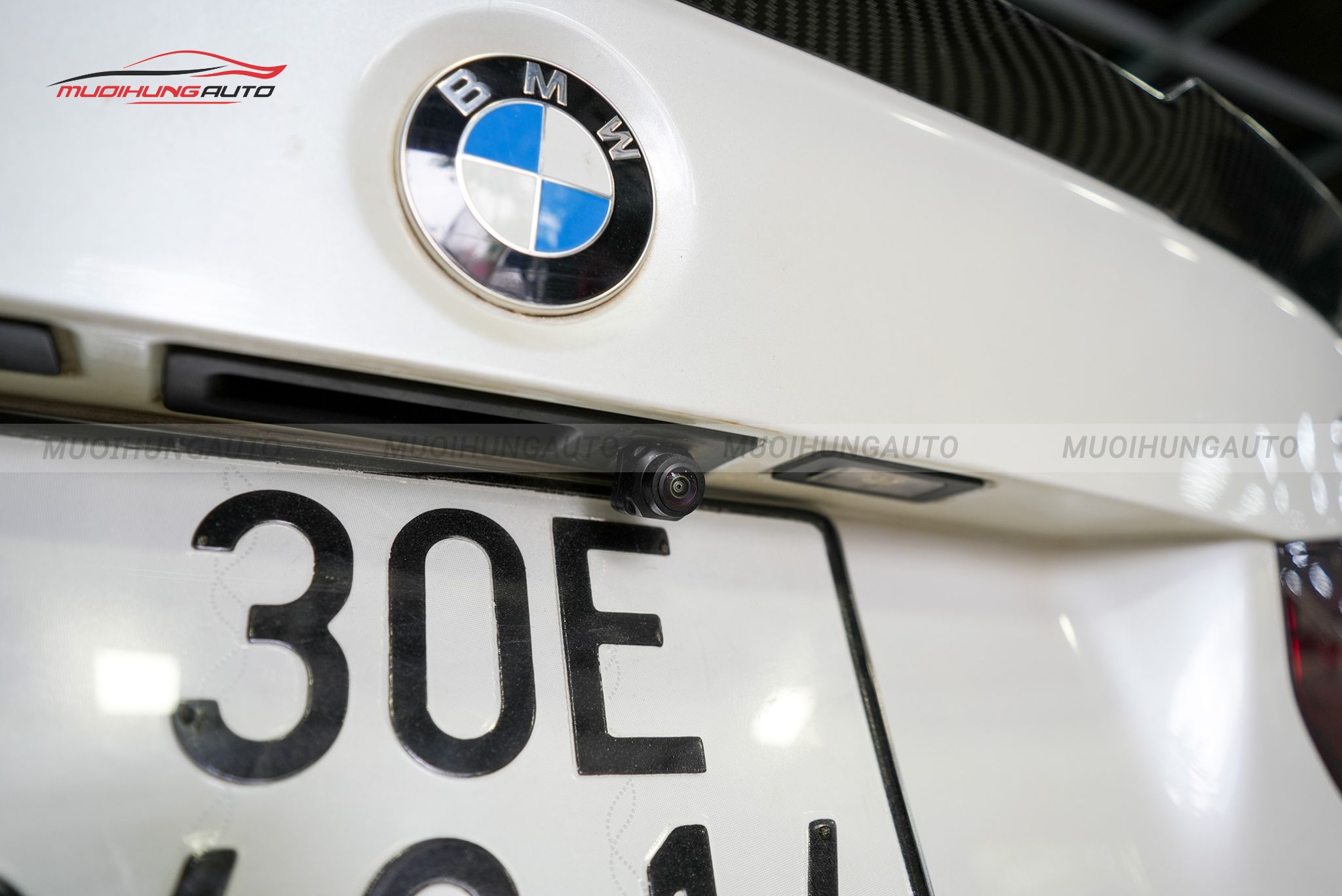 Mắt camera sau camera 360 độ ô tô BMW