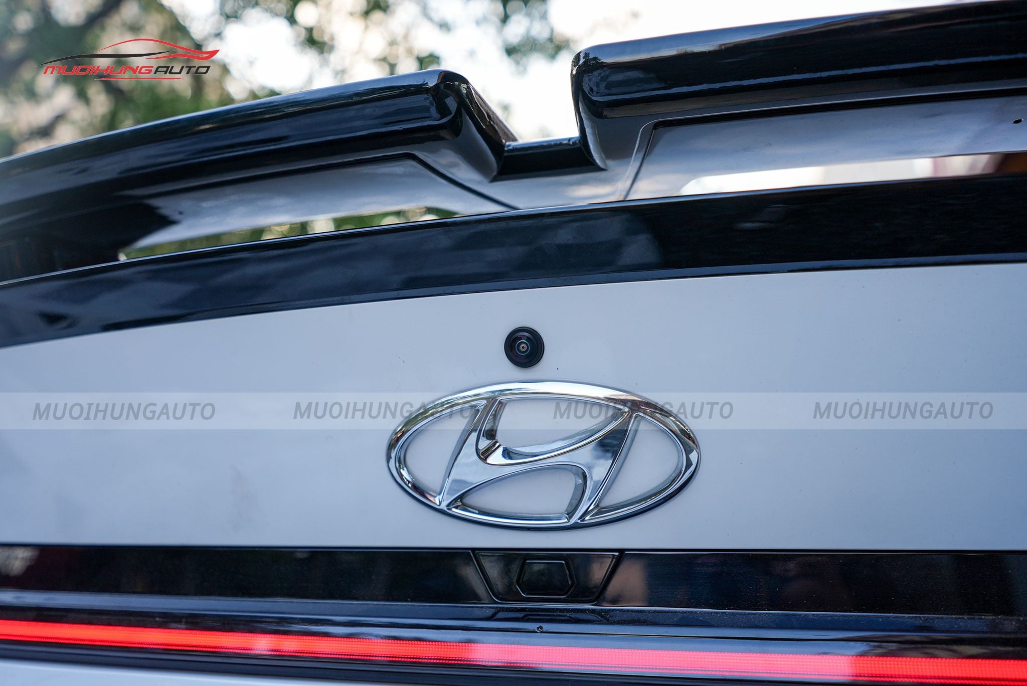 Mắt camera sau camera 360 độ ô tô Hyundai Elantra 2023