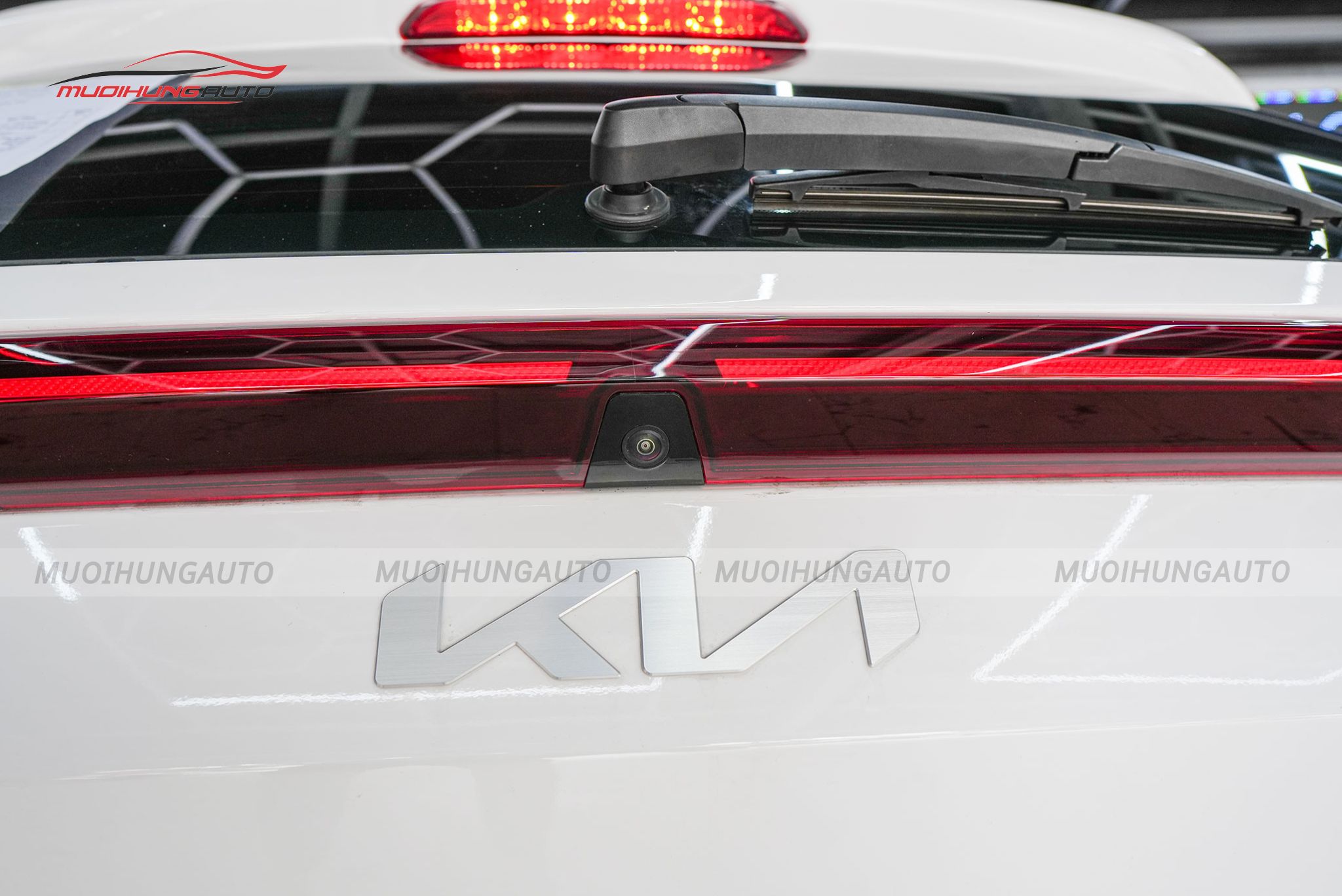 Mắt camera sau camera 360 độ ô tô Kia Sonet 2024