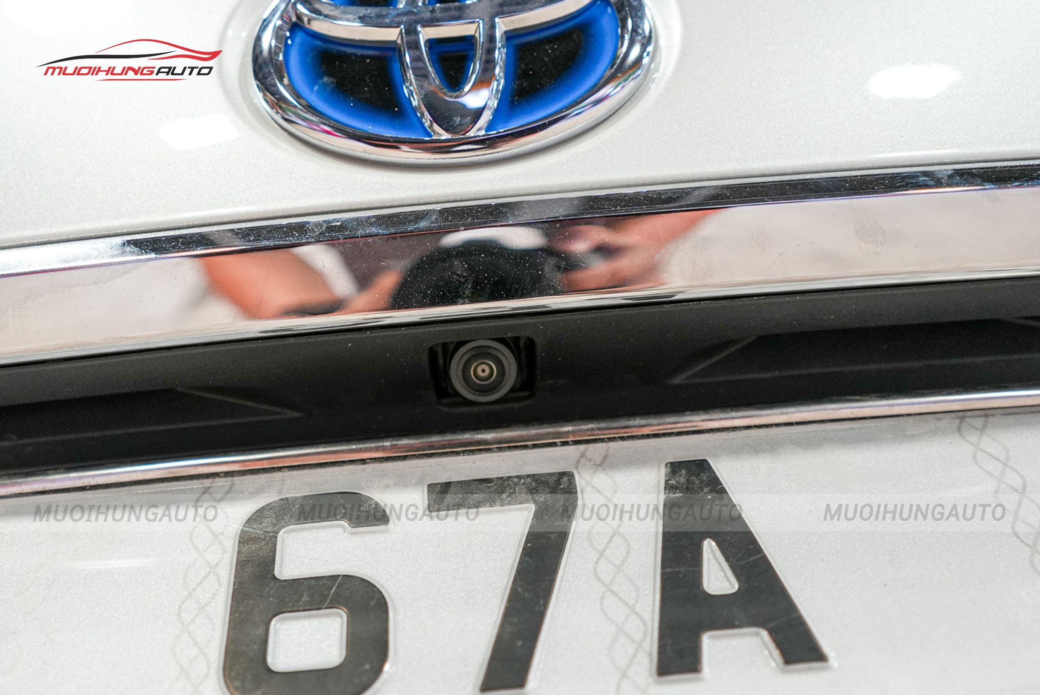 Mắt camera sau camera 360 độ ô tô Toyota Altis 2022