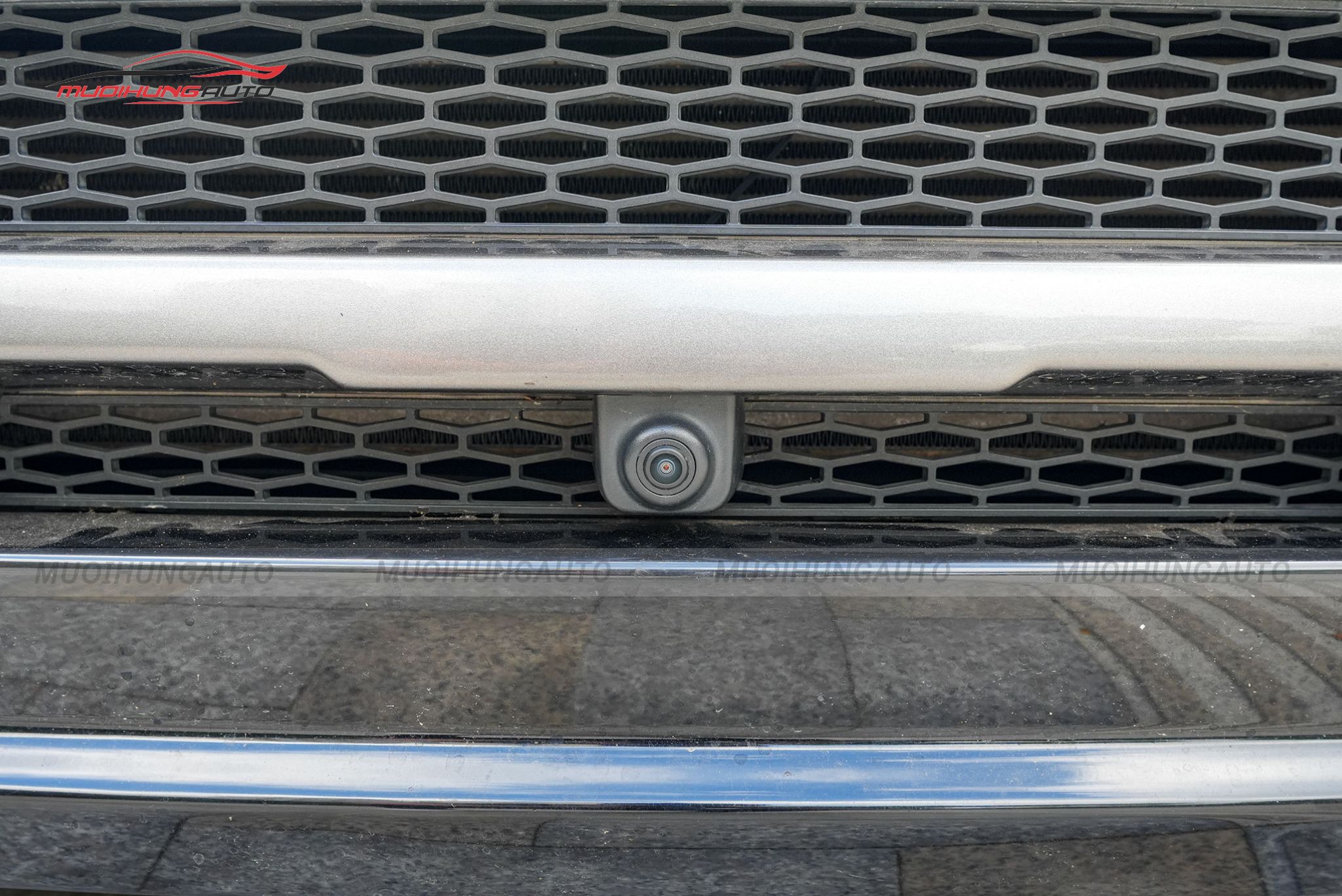 Mắt camera trước camera 360 độ ô tô Range Rover Evoque 2015