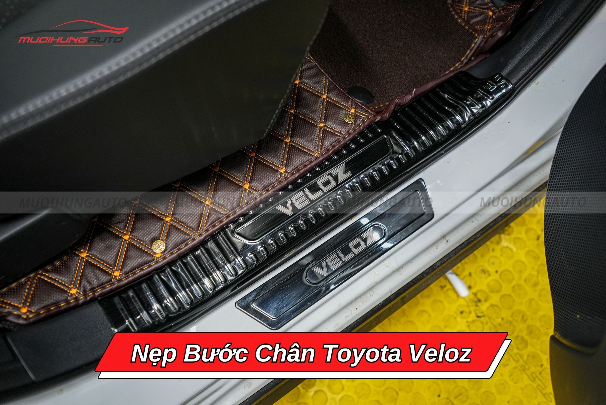 Nẹp bậc lên xuống ô tô Toyota Veloz