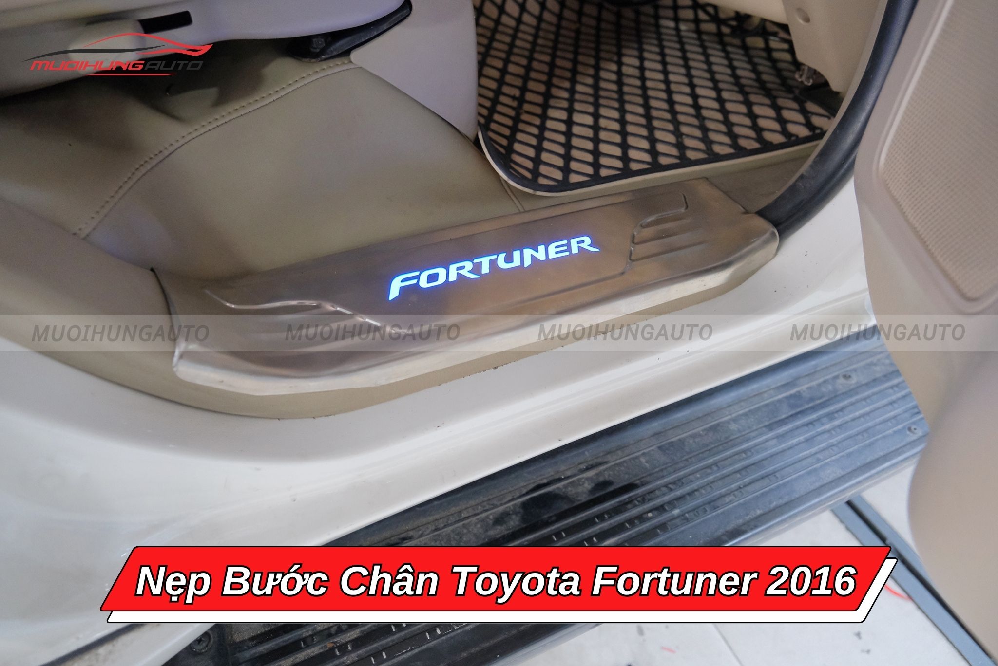 Nẹp bậc lên xuống Toyota Fortuner 2016