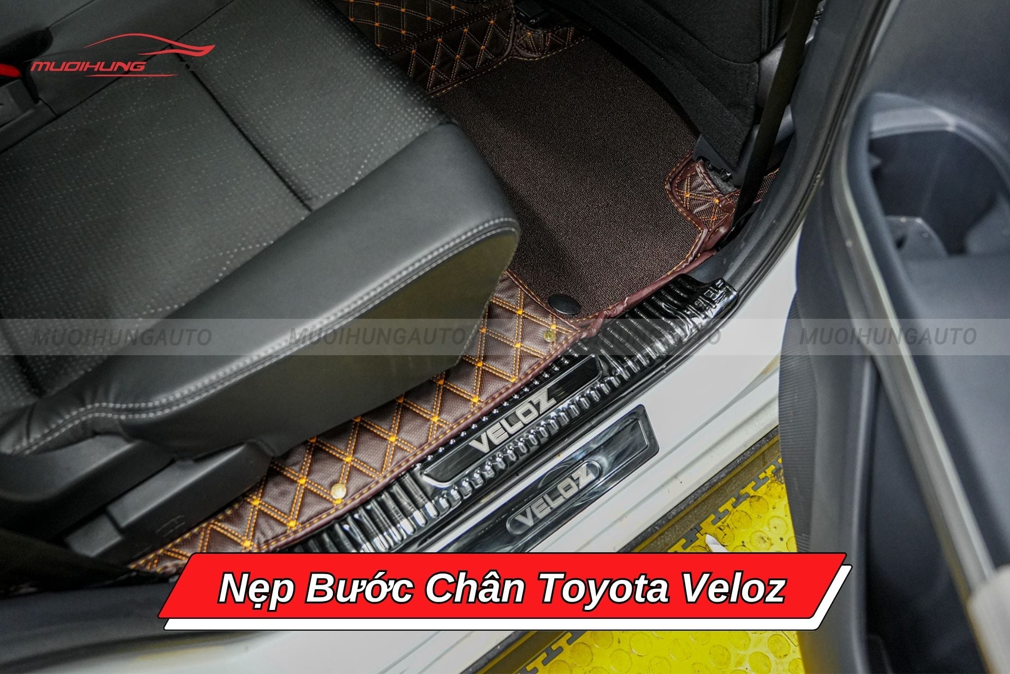 Nẹp bậc lên xuống Toyota Veloz