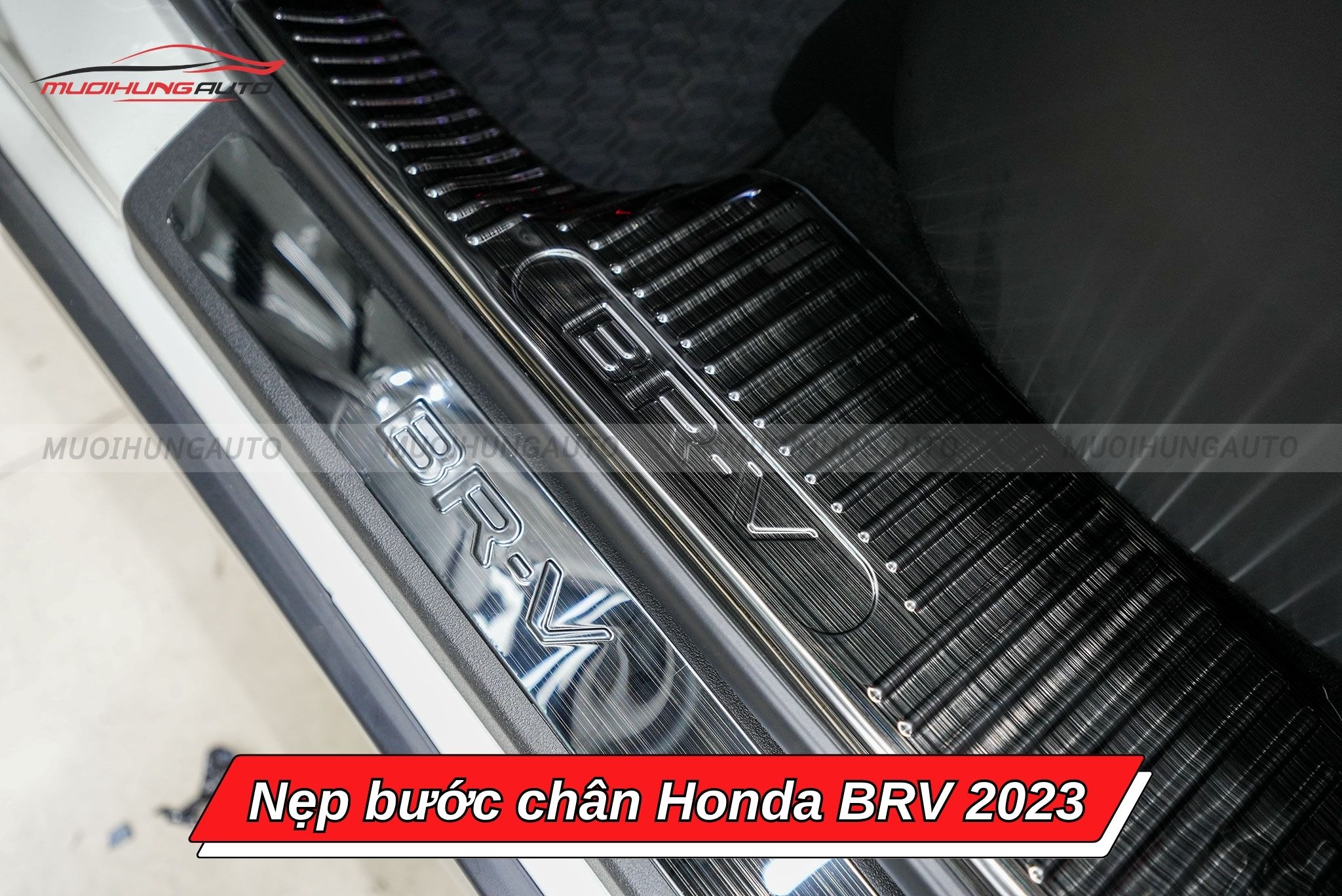 Nẹp bậc lên xuống xe ô tô Honda BRV 2023
