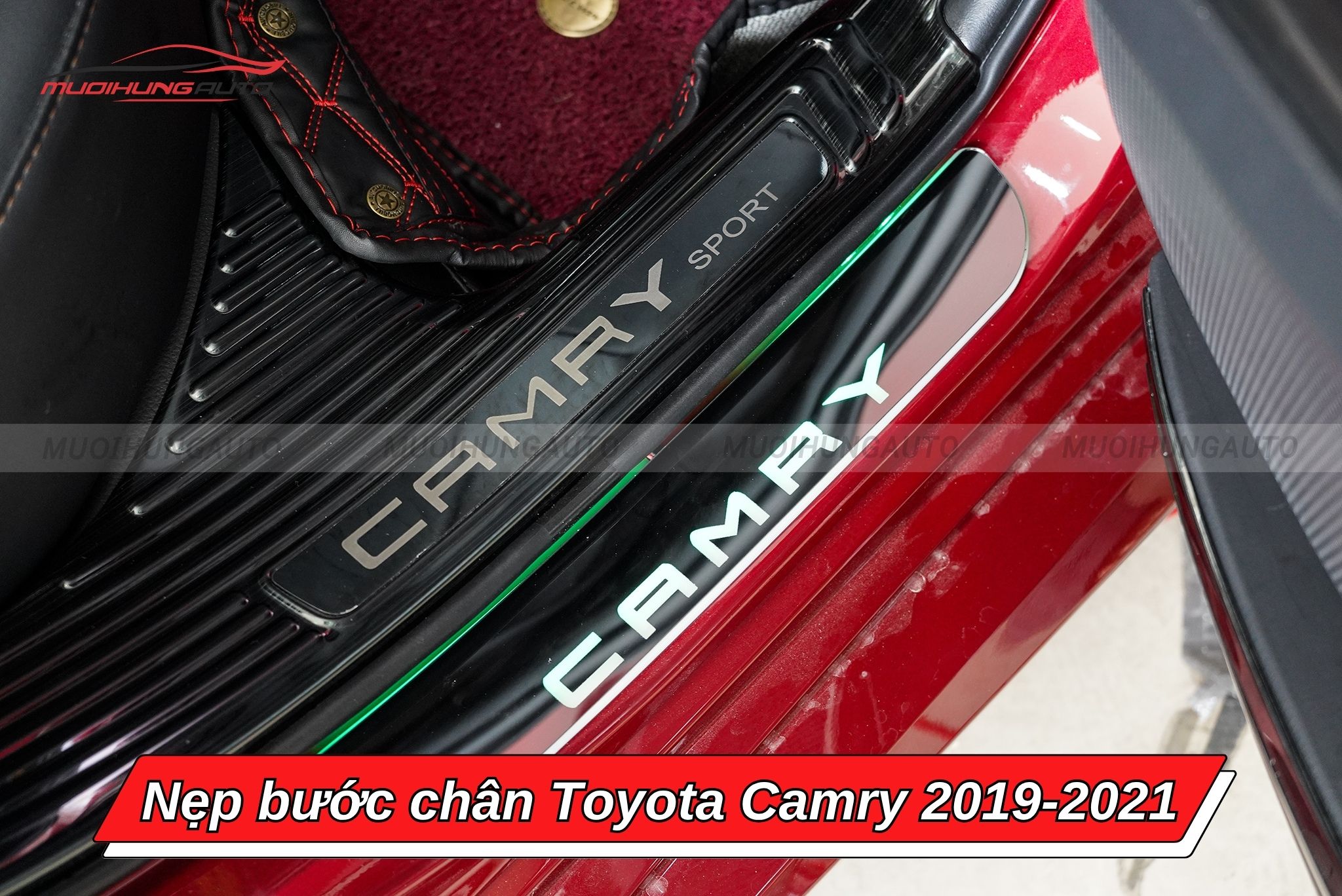 Nẹp bậc lên xuống xe ô tô Toyota Camry 2019-2021