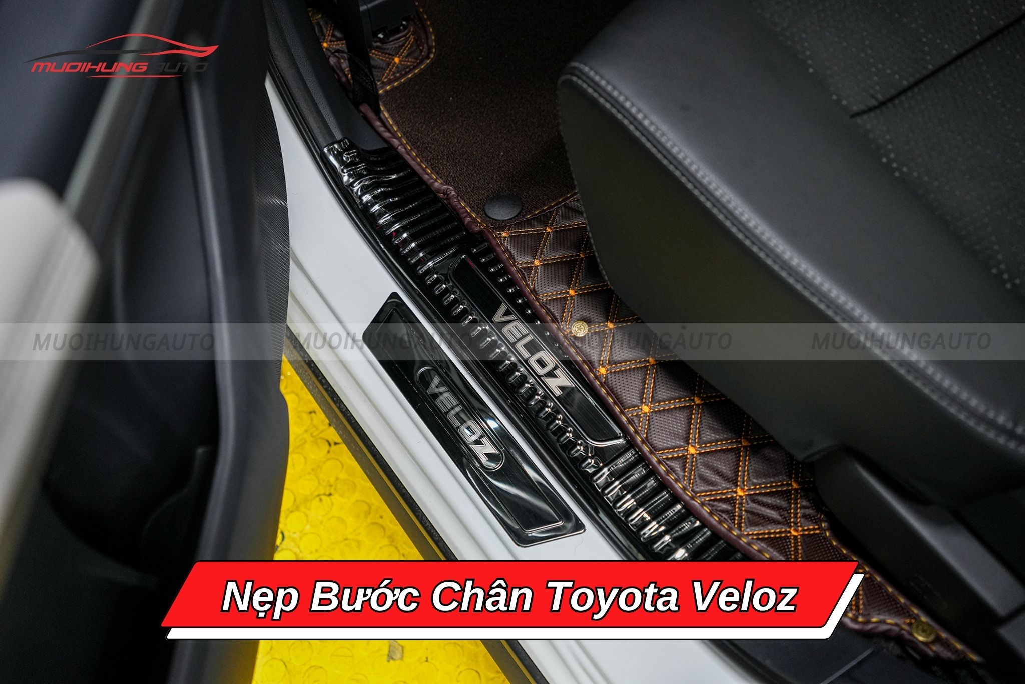 Nẹp bậc lên xuống xe Toyota Veloz