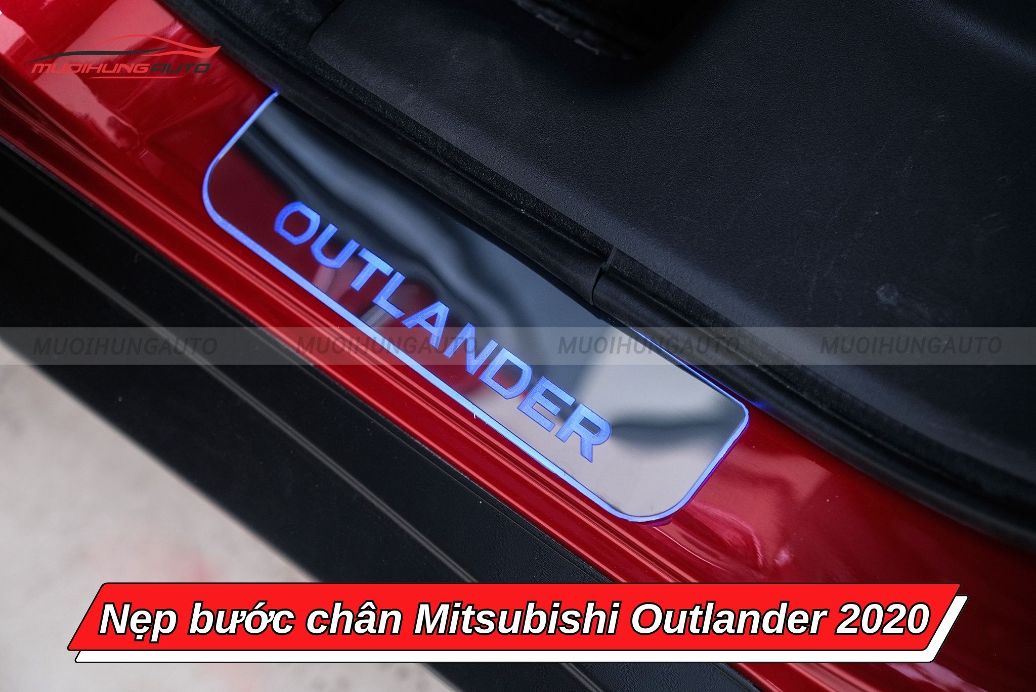 Nẹp bước chân cho xe Mitsubishi Outlander 2020